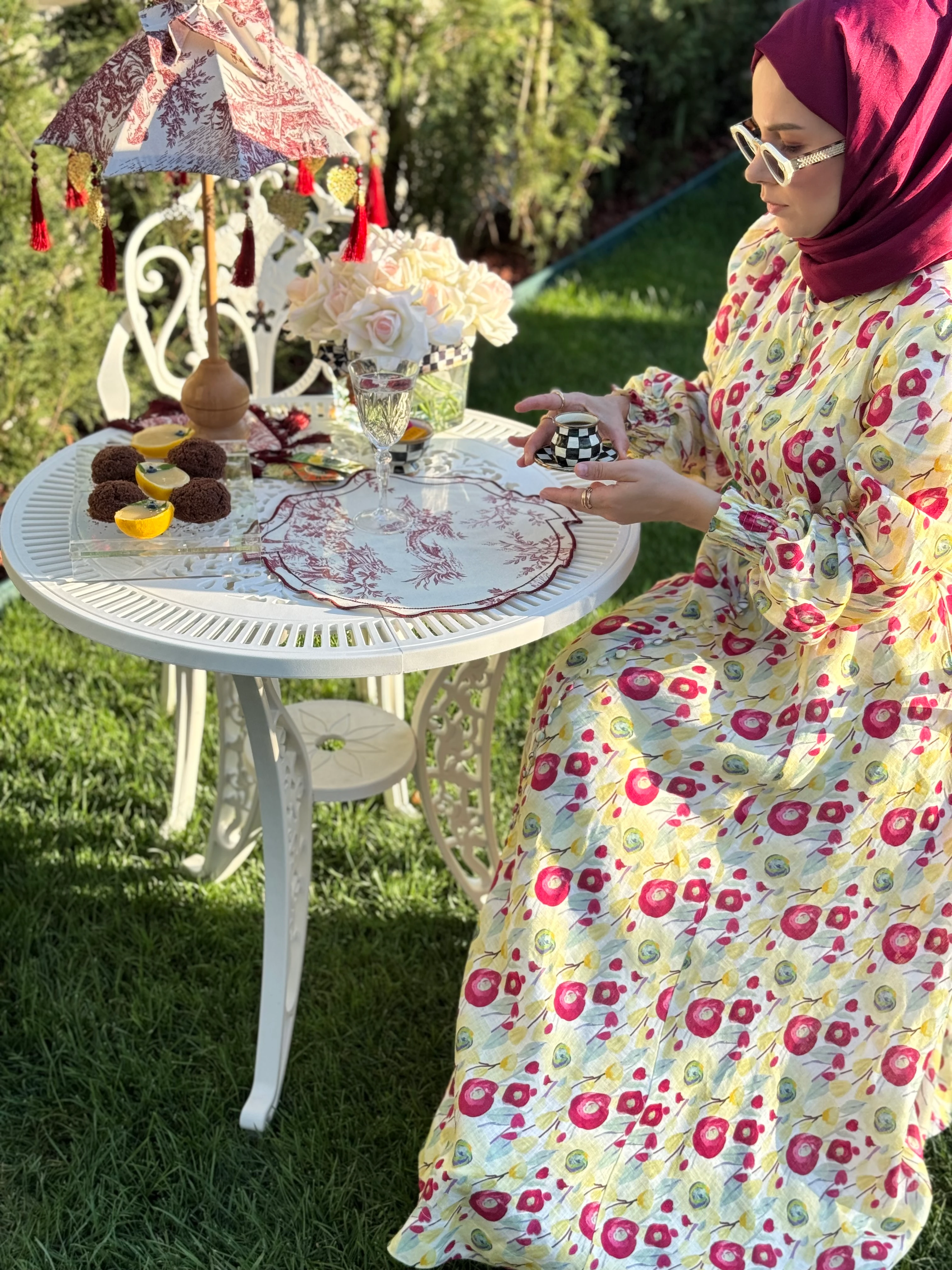 İTALYAN ESİNTİSİ YUVARLAK AMERİKAN SERVİS - BORDO 