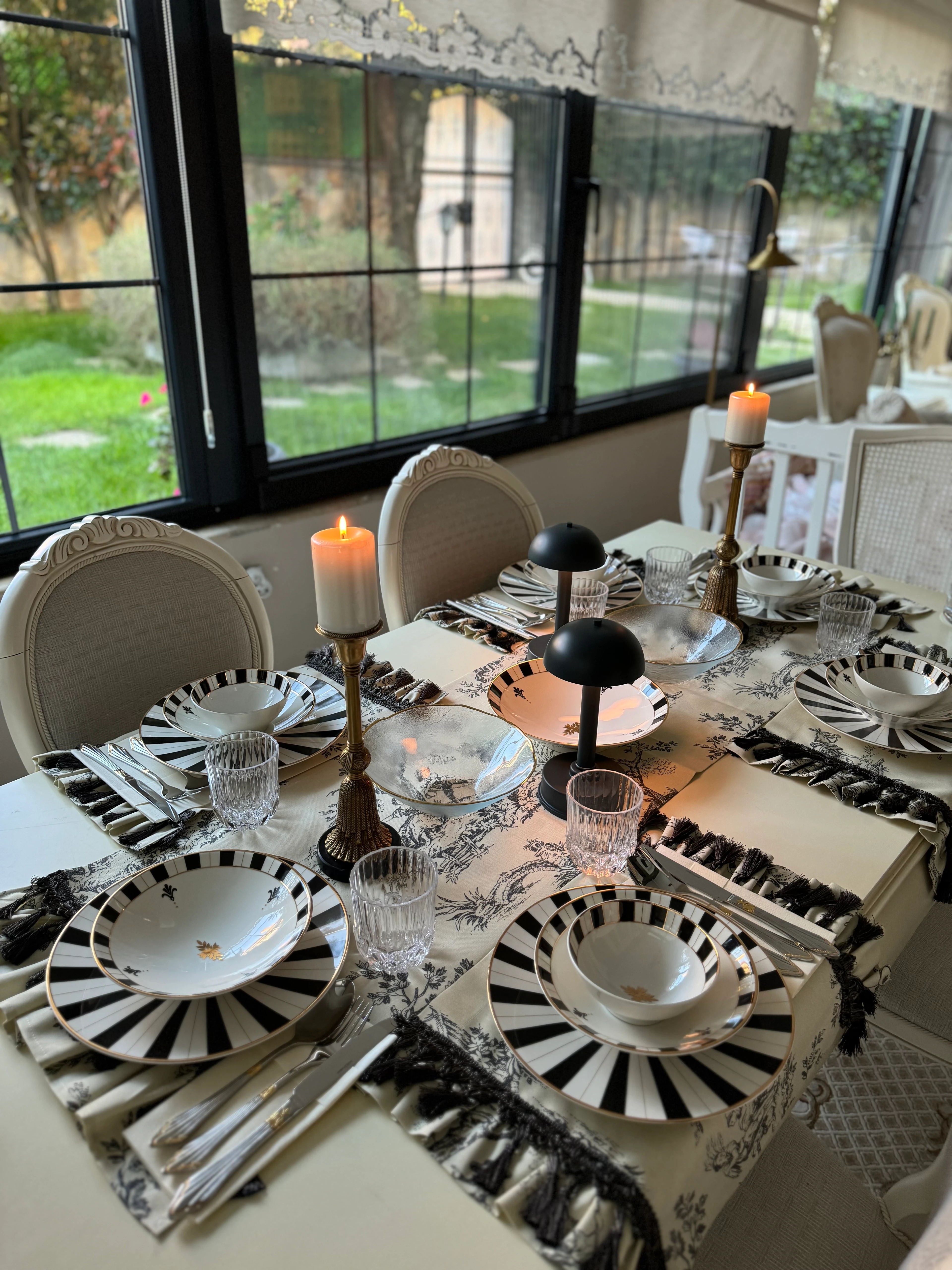 İTALYAN ESİNTİSİ FIRFIRLI AMERİKAN SERVİS - FÜME