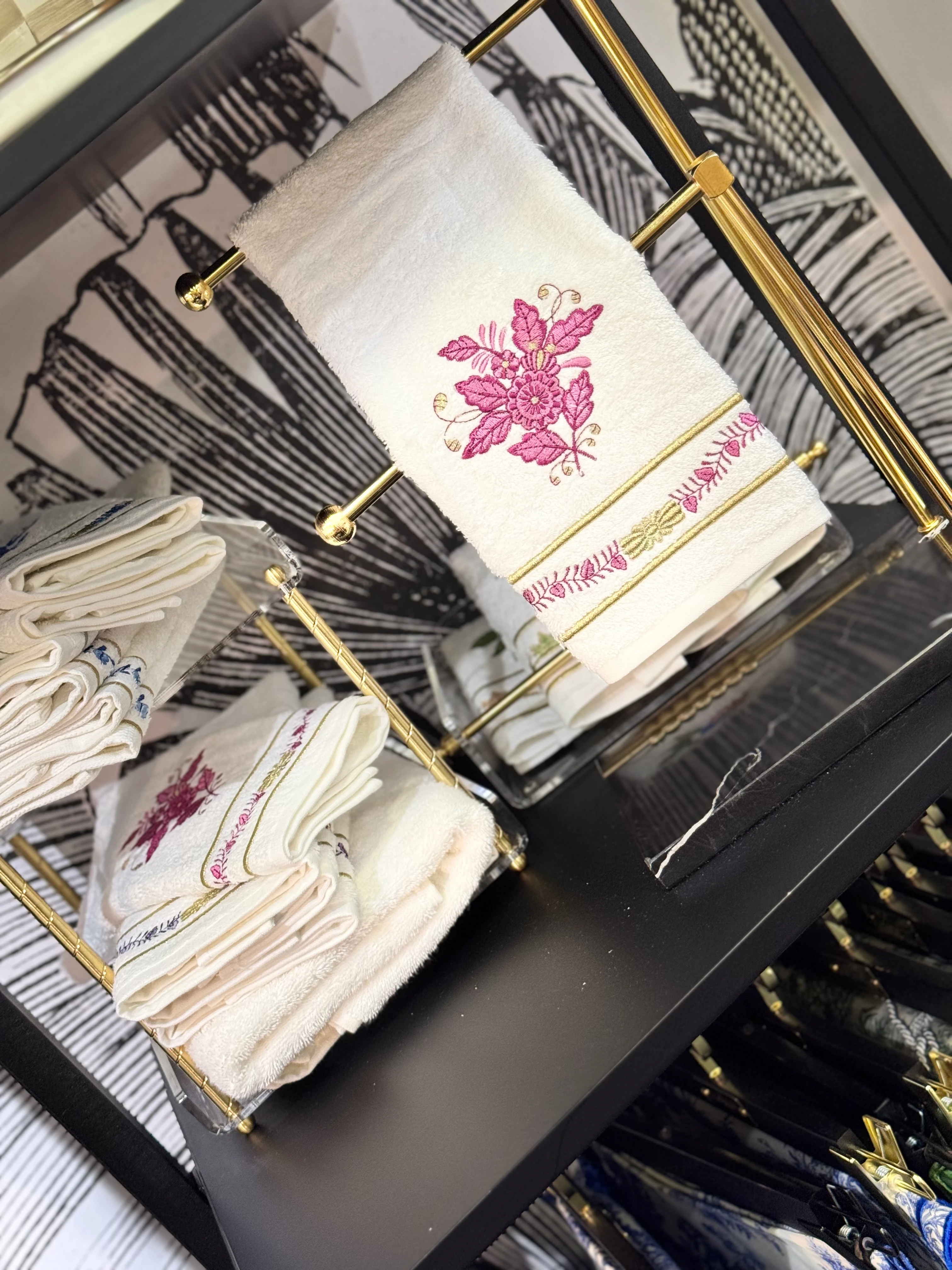 DİANA NAKIŞLI HAVLU - FUŞYA PEMBE 2