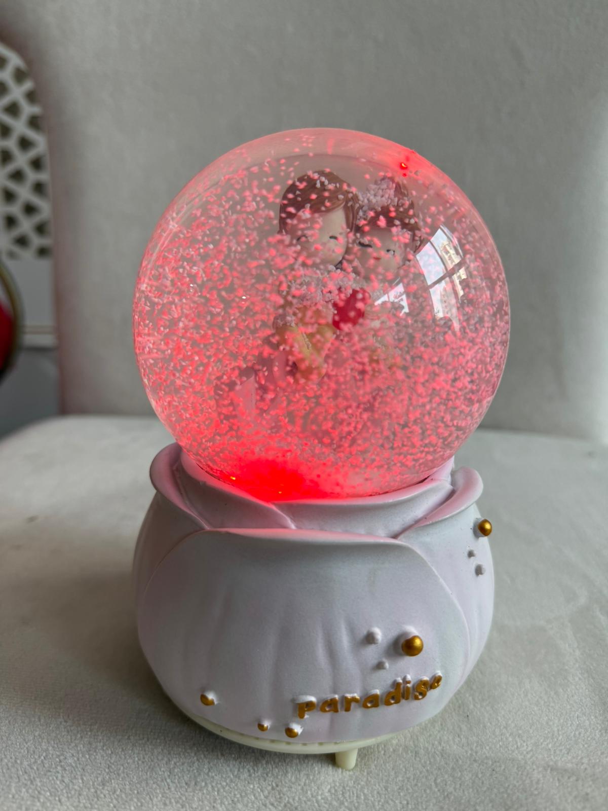 Büyük Boy Işıklı ve Sesli Kar Küresi