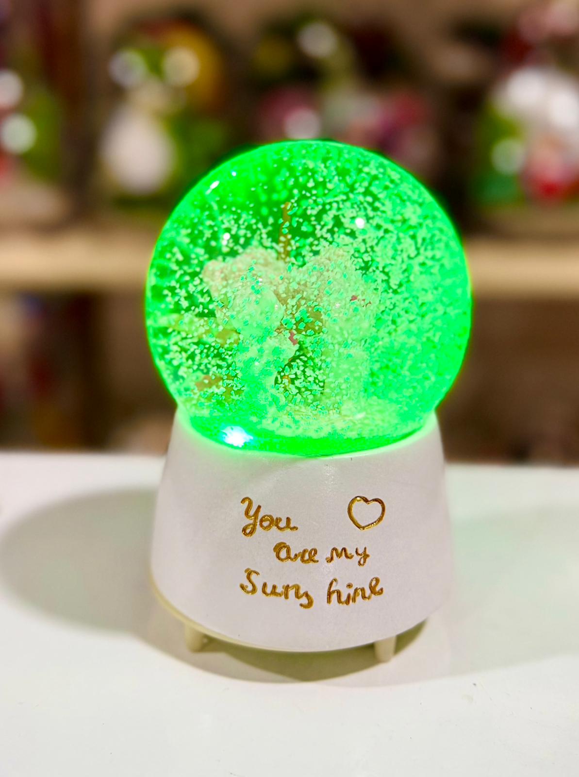 Büyük Boy Işıklı ve Sesli Kar Küresi