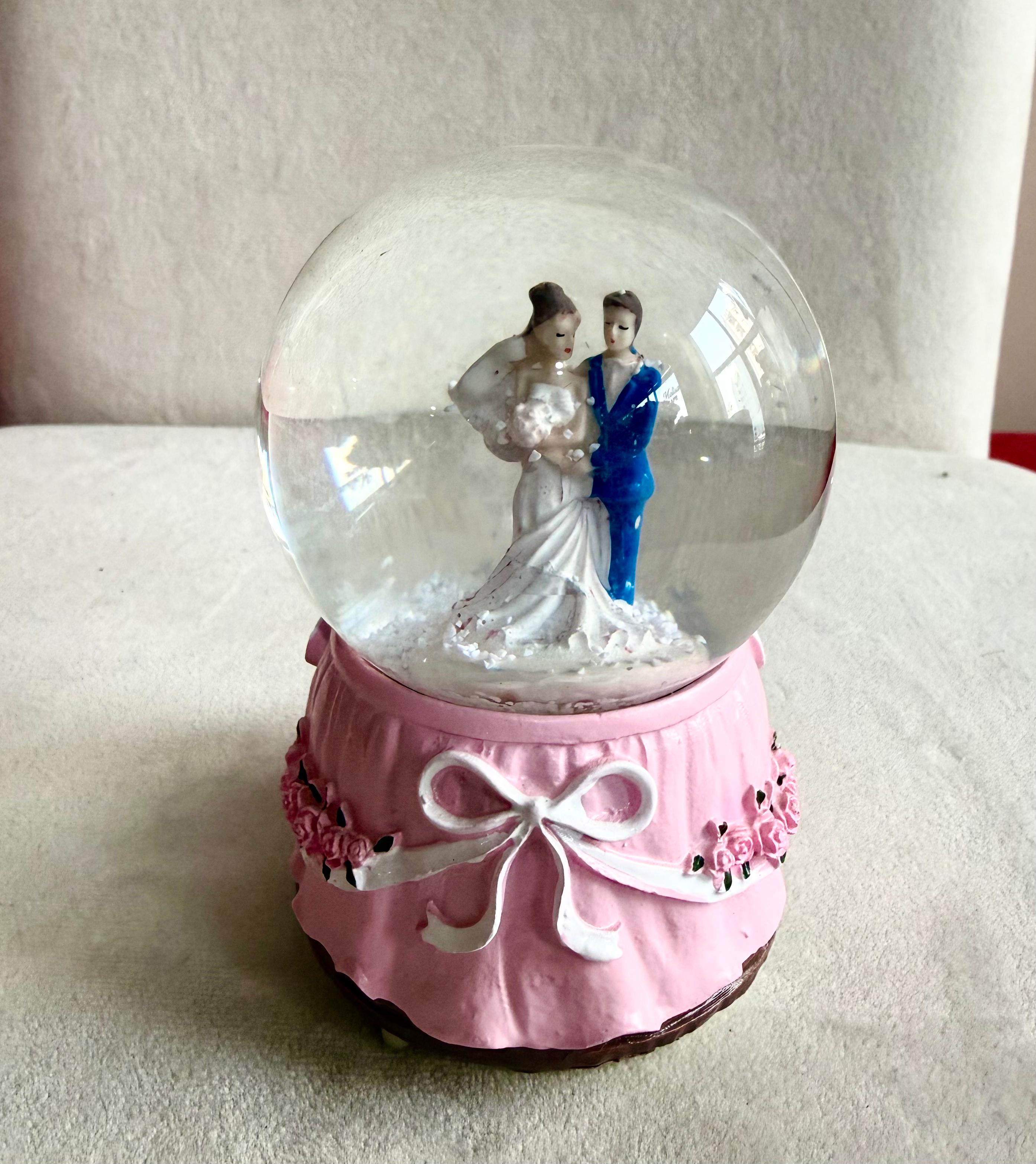 Orta Boy Işıklı ve Sesli Kar Küresi