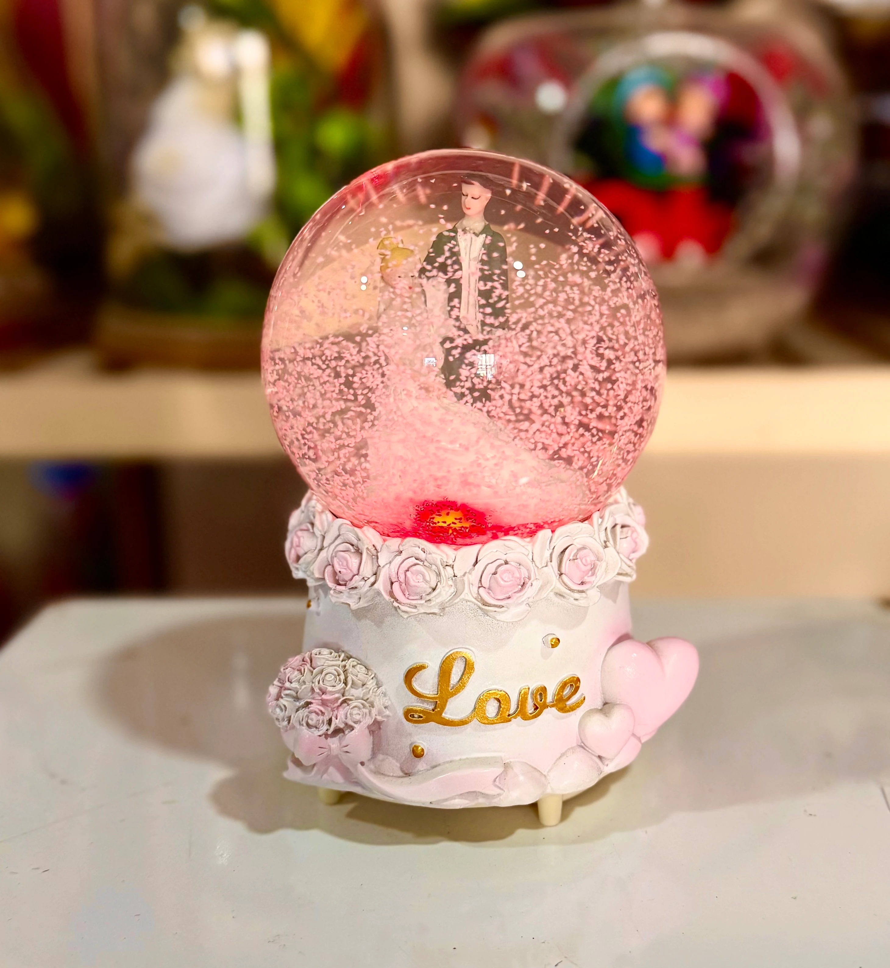 Büyük Boy Işıklı ve Sesli Kar Küresi