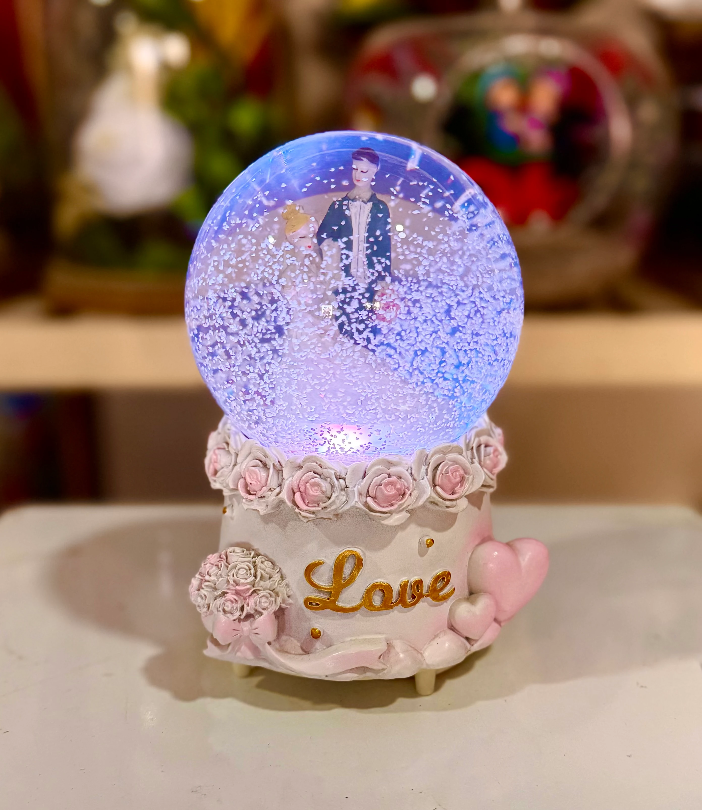 Büyük Boy Işıklı ve Sesli Kar Küresi