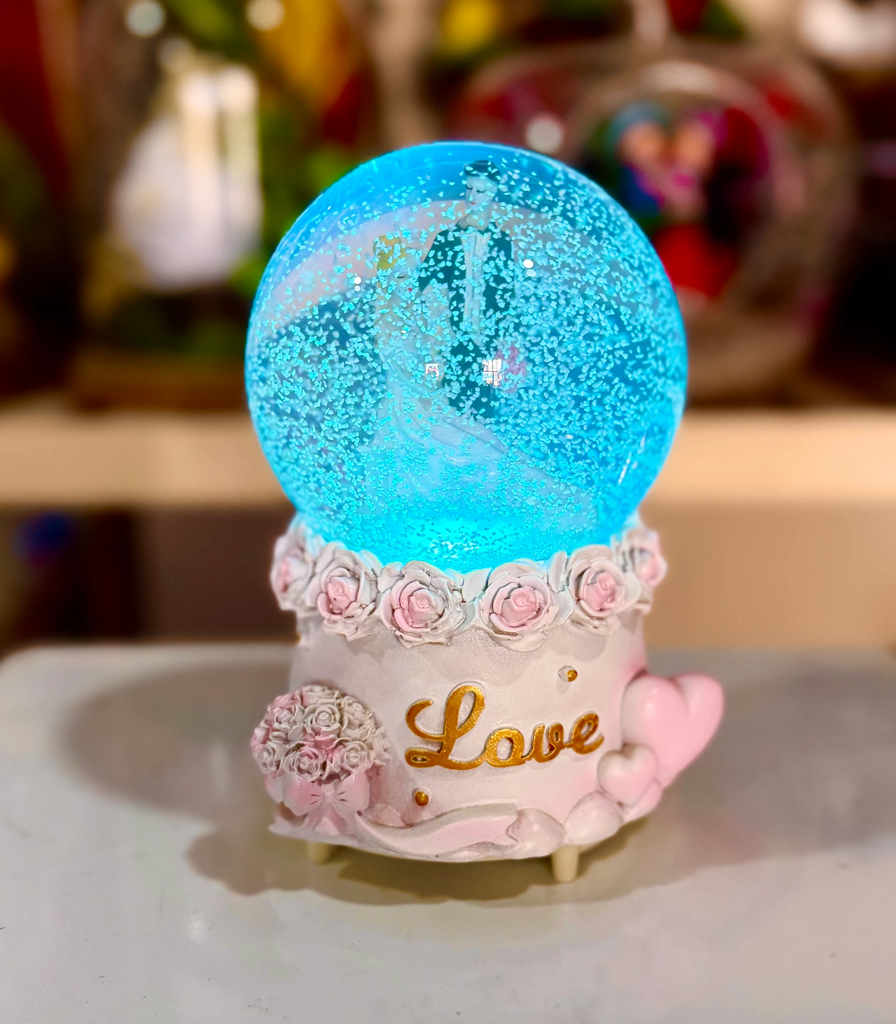 Büyük Boy Işıklı ve Sesli Kar Küresi