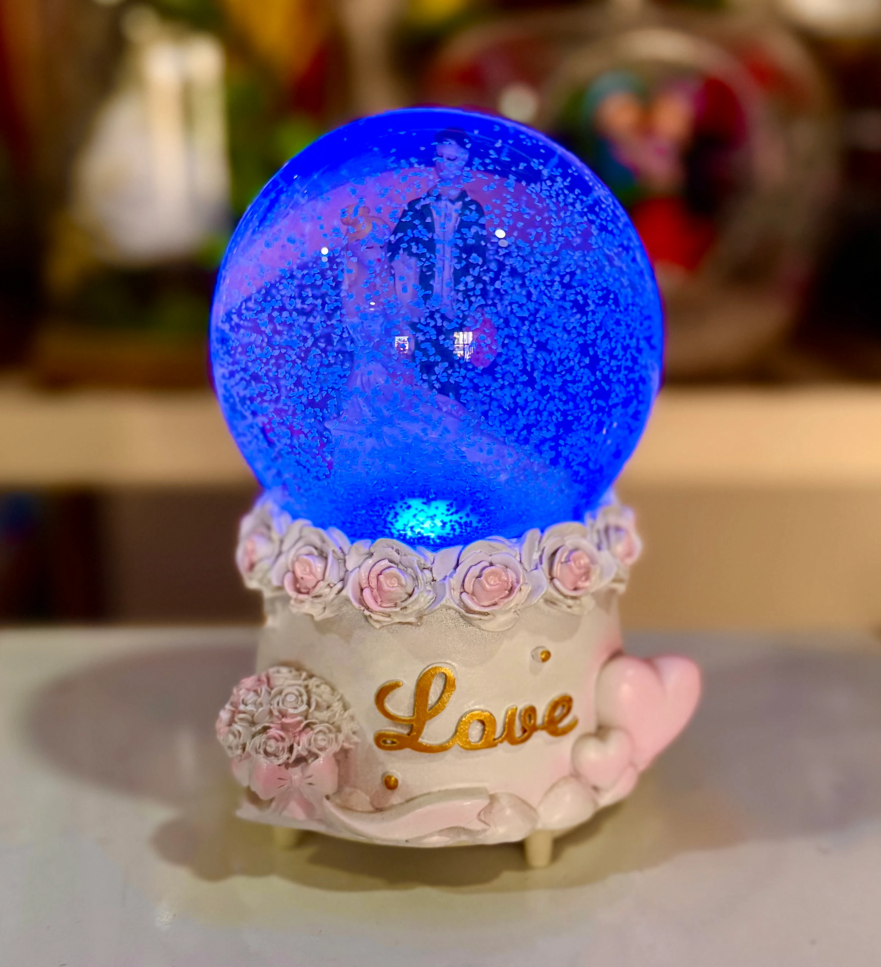 Büyük Boy Işıklı ve Sesli Kar Küresi