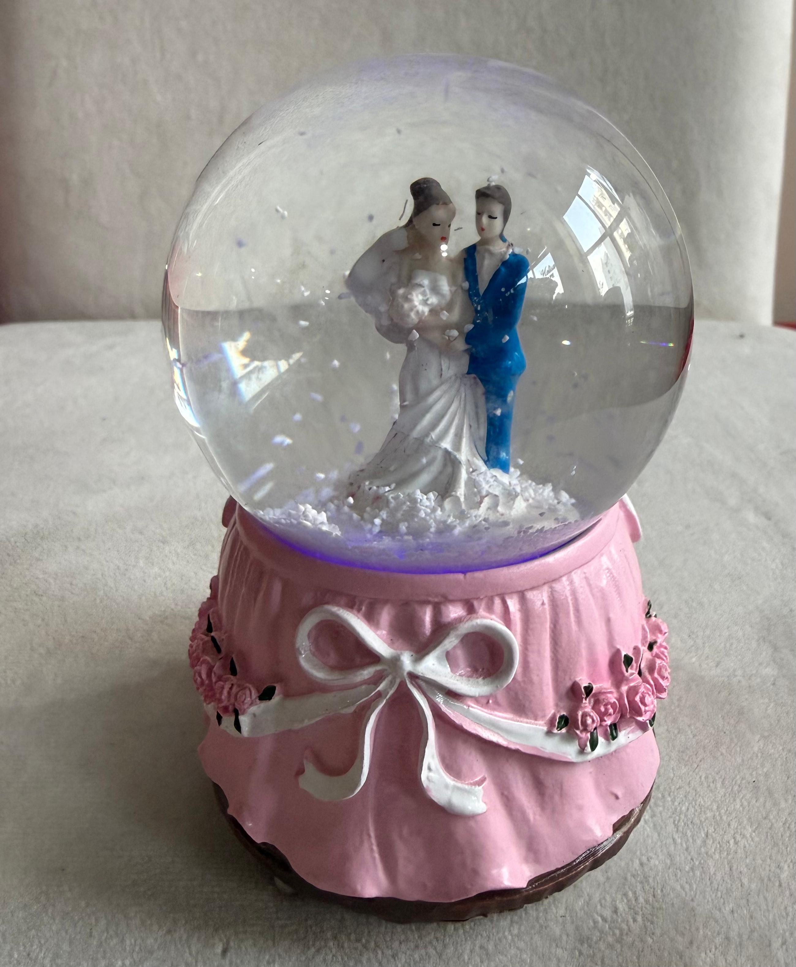 Orta Boy Işıklı ve Sesli Kar Küresi