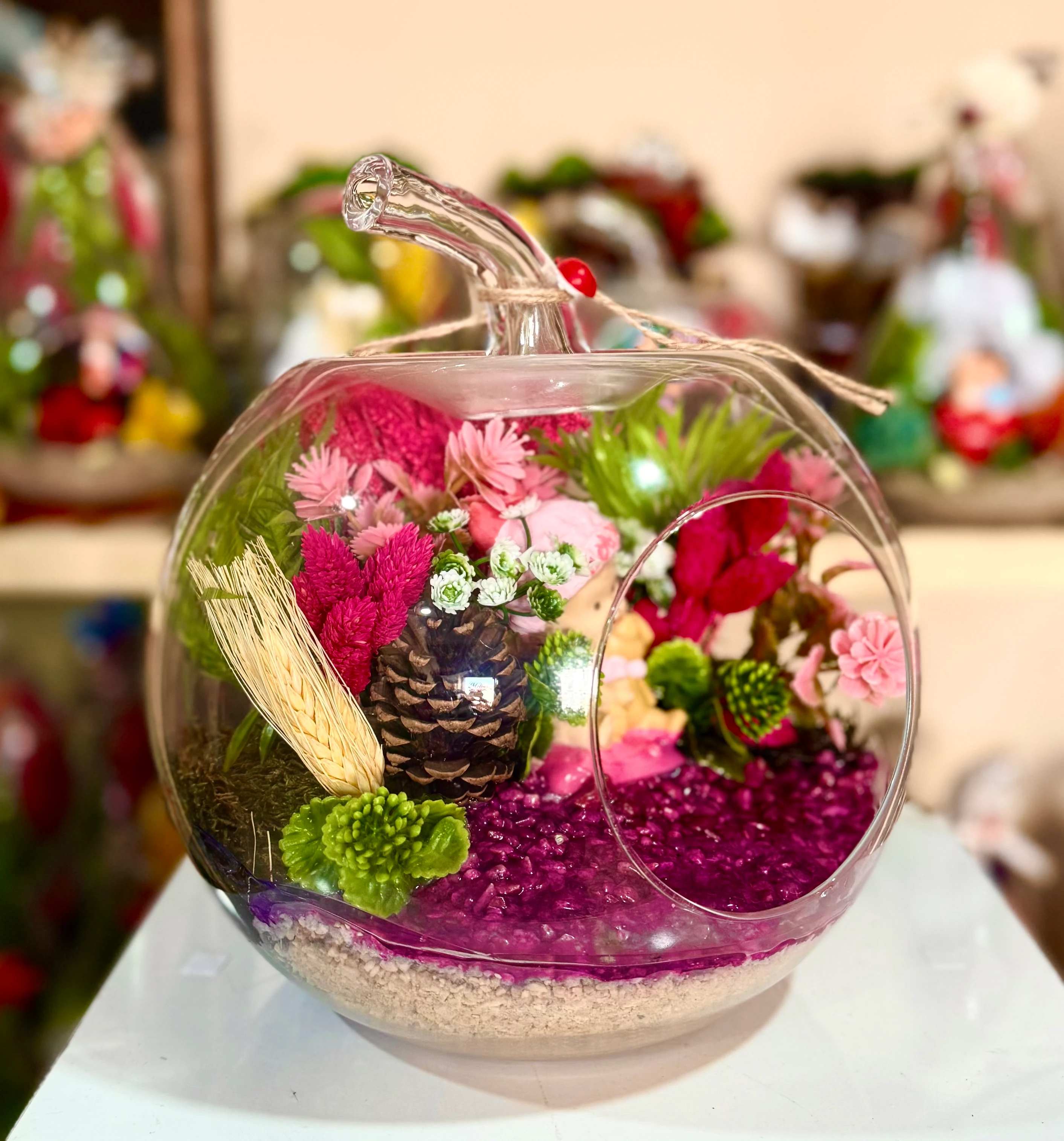 Büyük Boy Bebek Figürlü Elma Teraryum