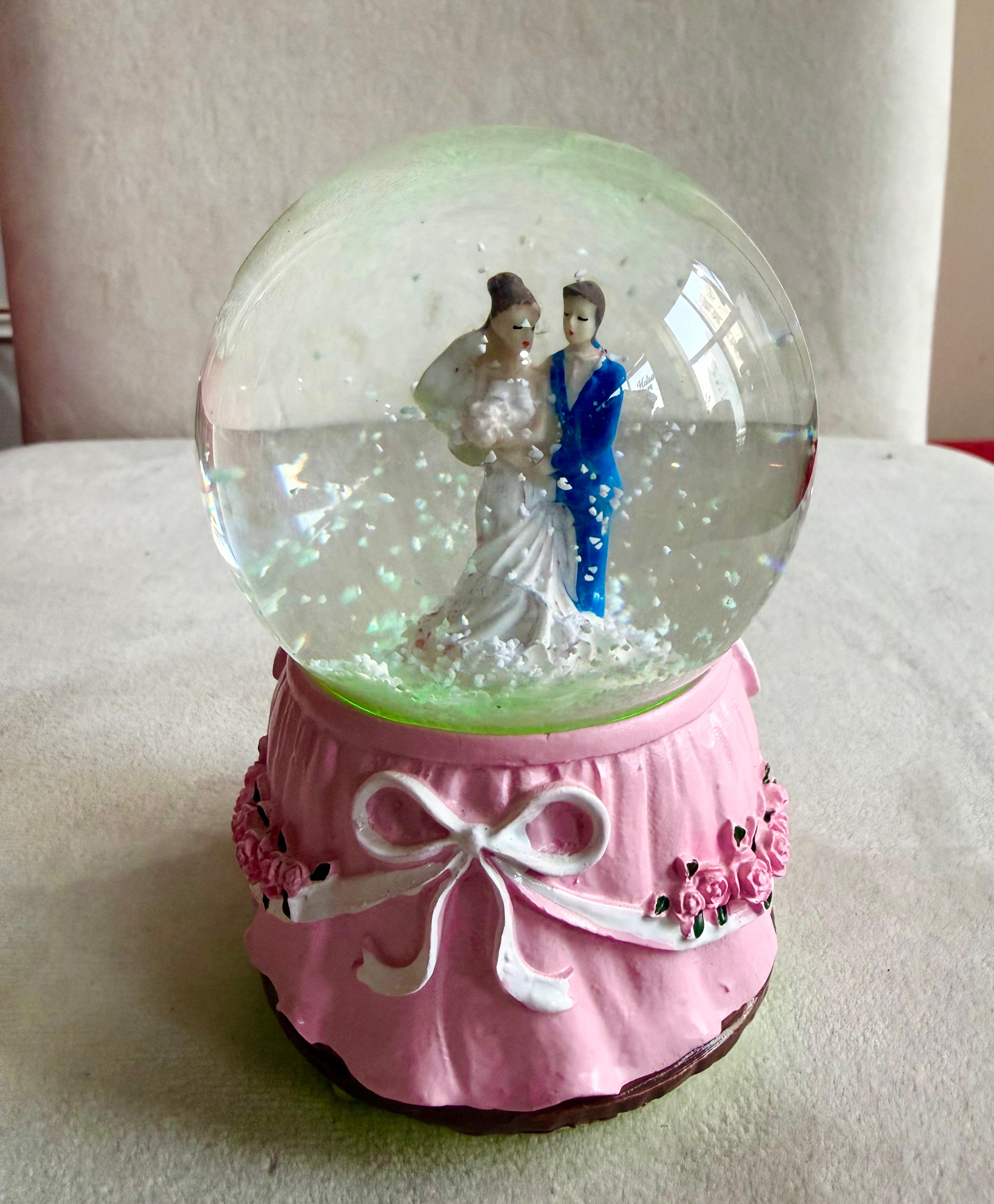 Orta Boy Işıklı ve Sesli Kar Küresi