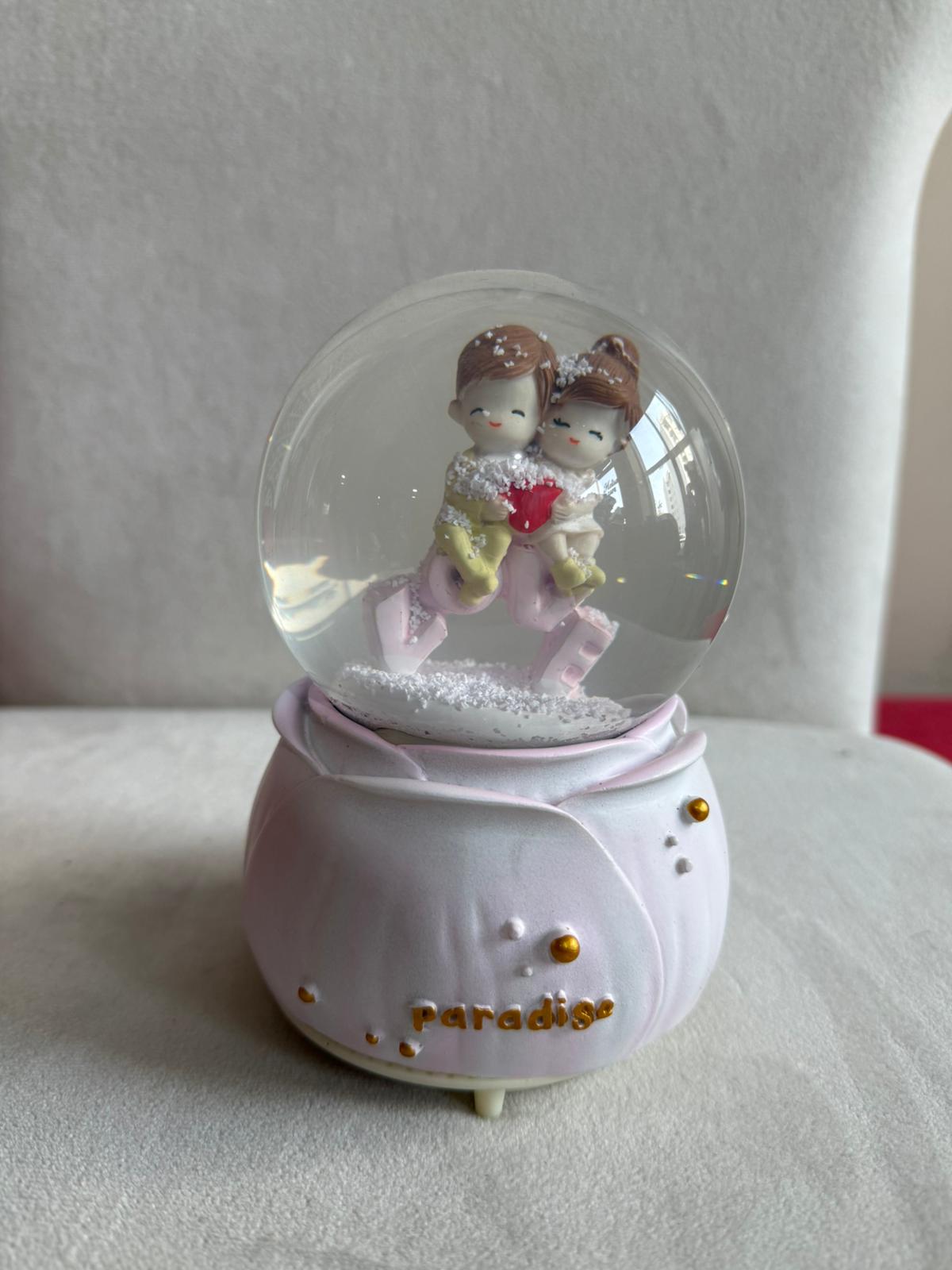 Büyük Boy Işıklı ve Sesli Kar Küresi