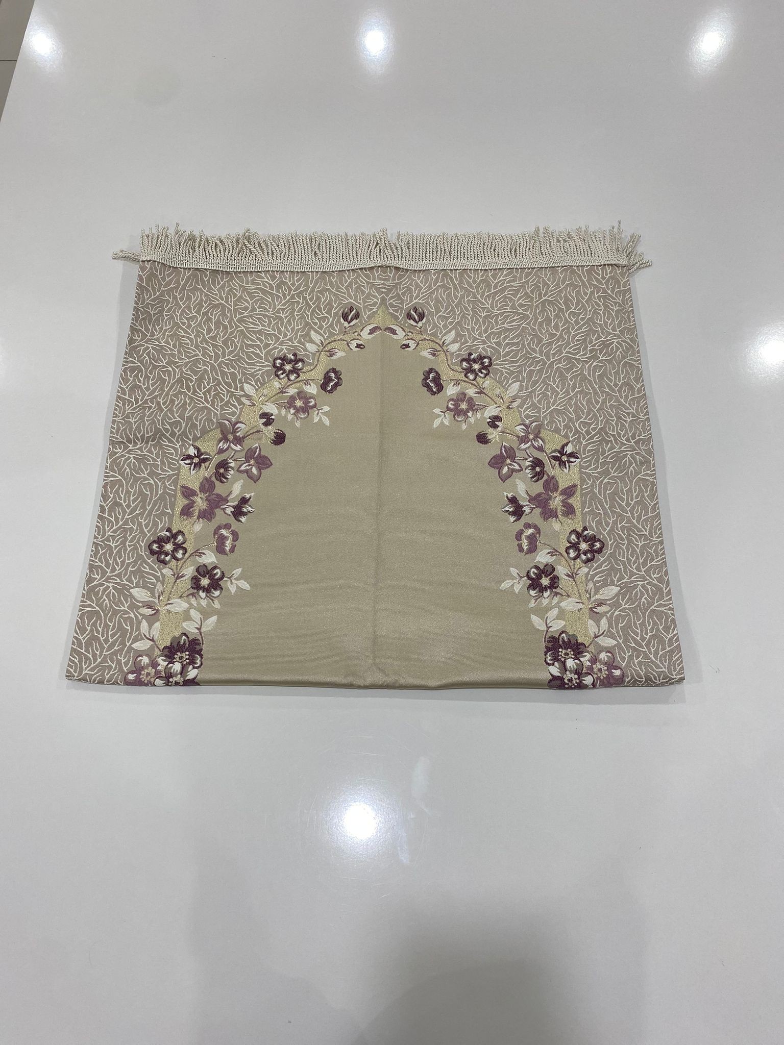 SECCADE SATEN KANAVİÇE İŞLEMELİ ASTARLI MODEL 8  116*67