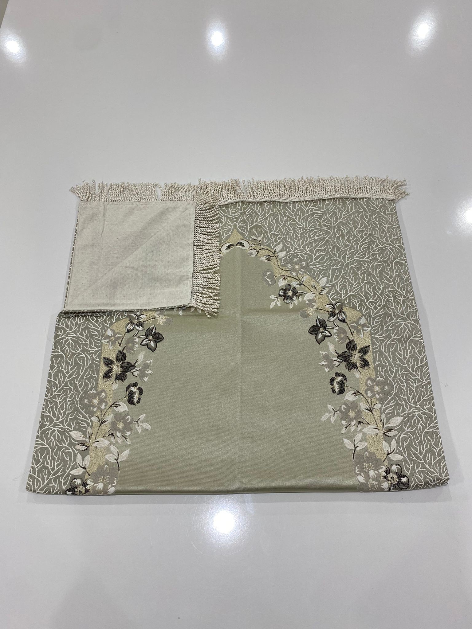 SECCADE SATEN KANAVİÇE İŞLEMELİ ASTARLI MODEL 4  116*67