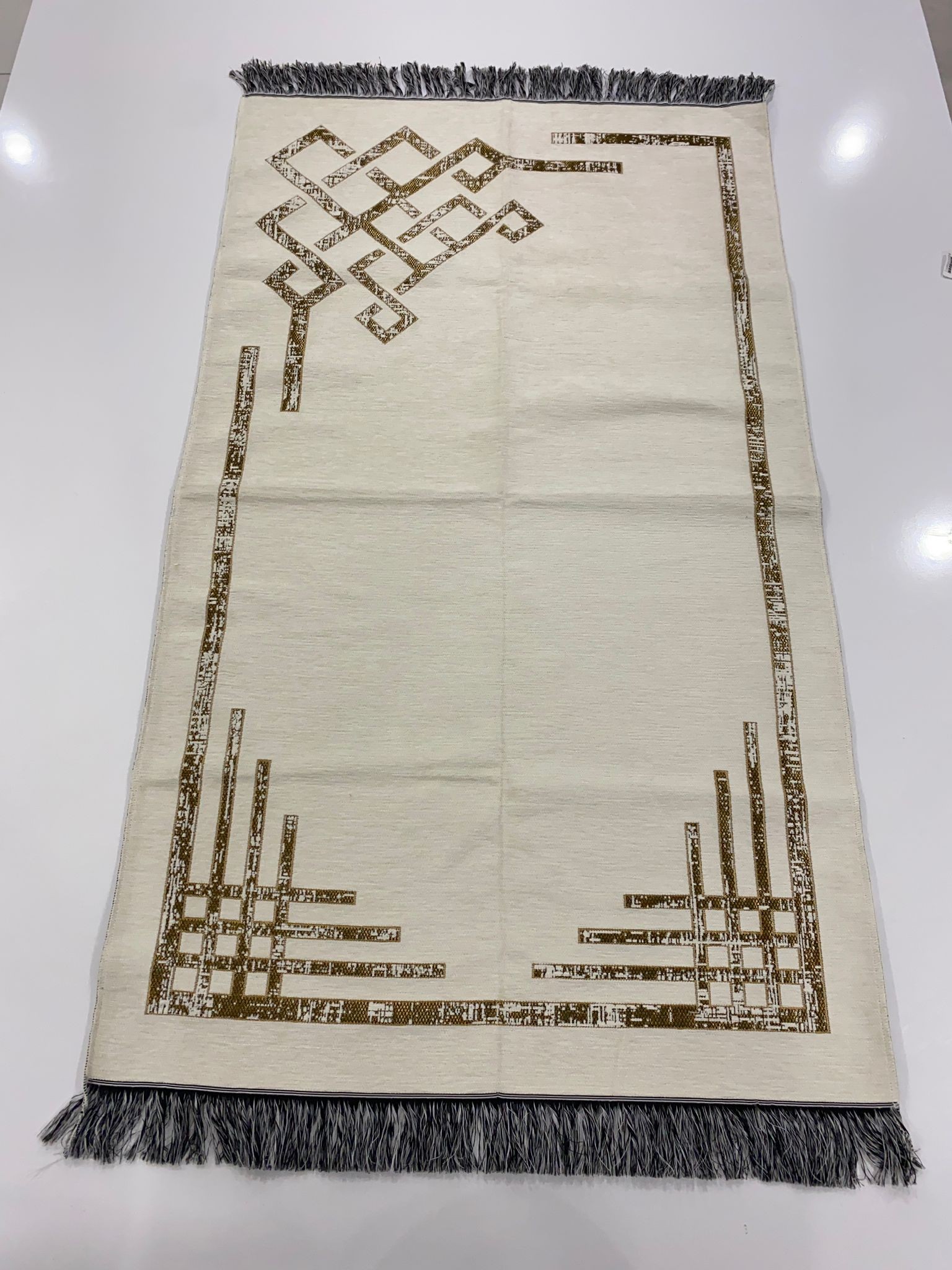 SECCADE SONIL DÜZ SAÇAK ŞERİTLİ MODEL 1 118*68 CM