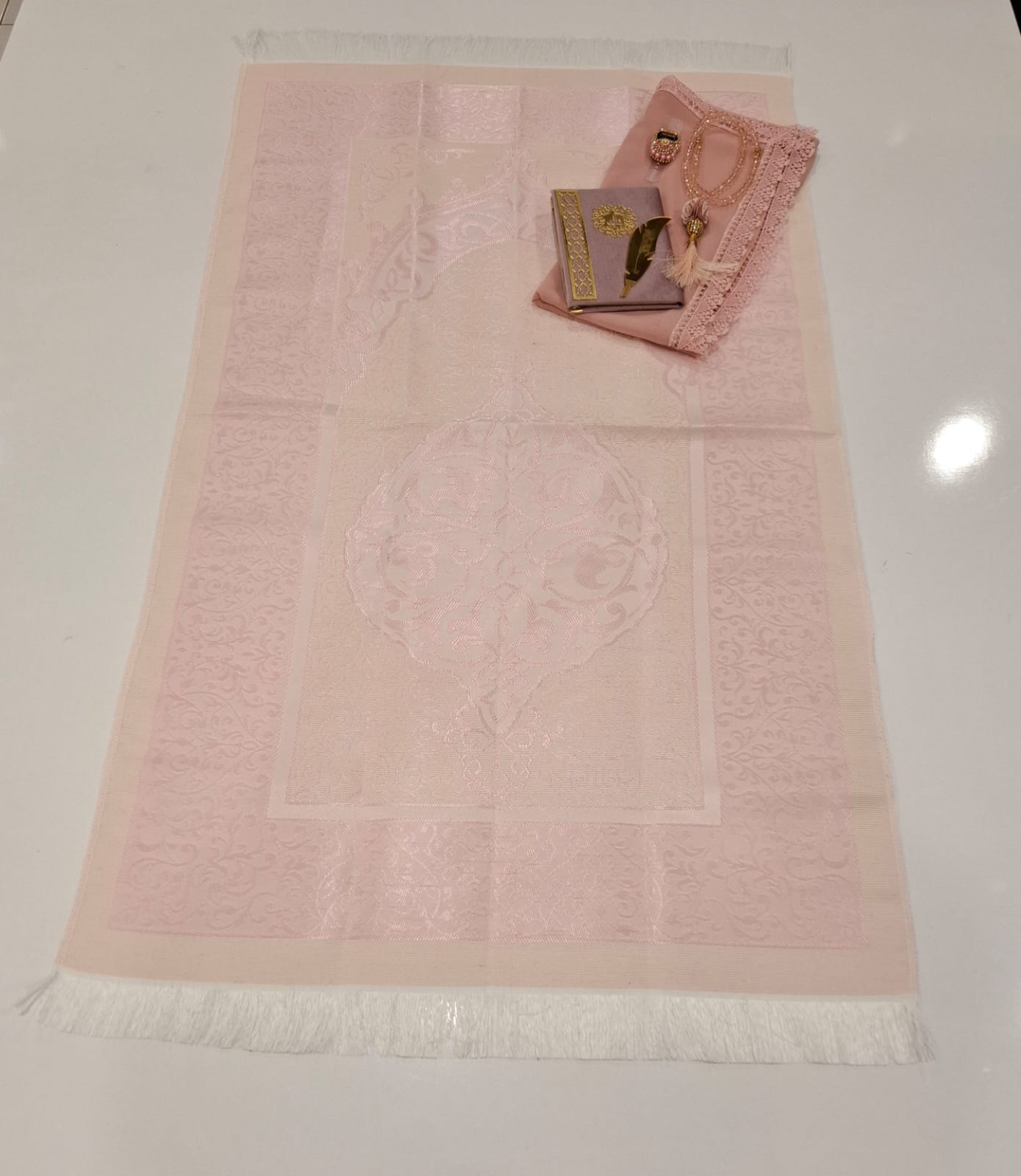 K.SECCADE YASİN AYRAÇ KRS.TESBİH NAMAZ ÖRT. M22-110*64 Cm