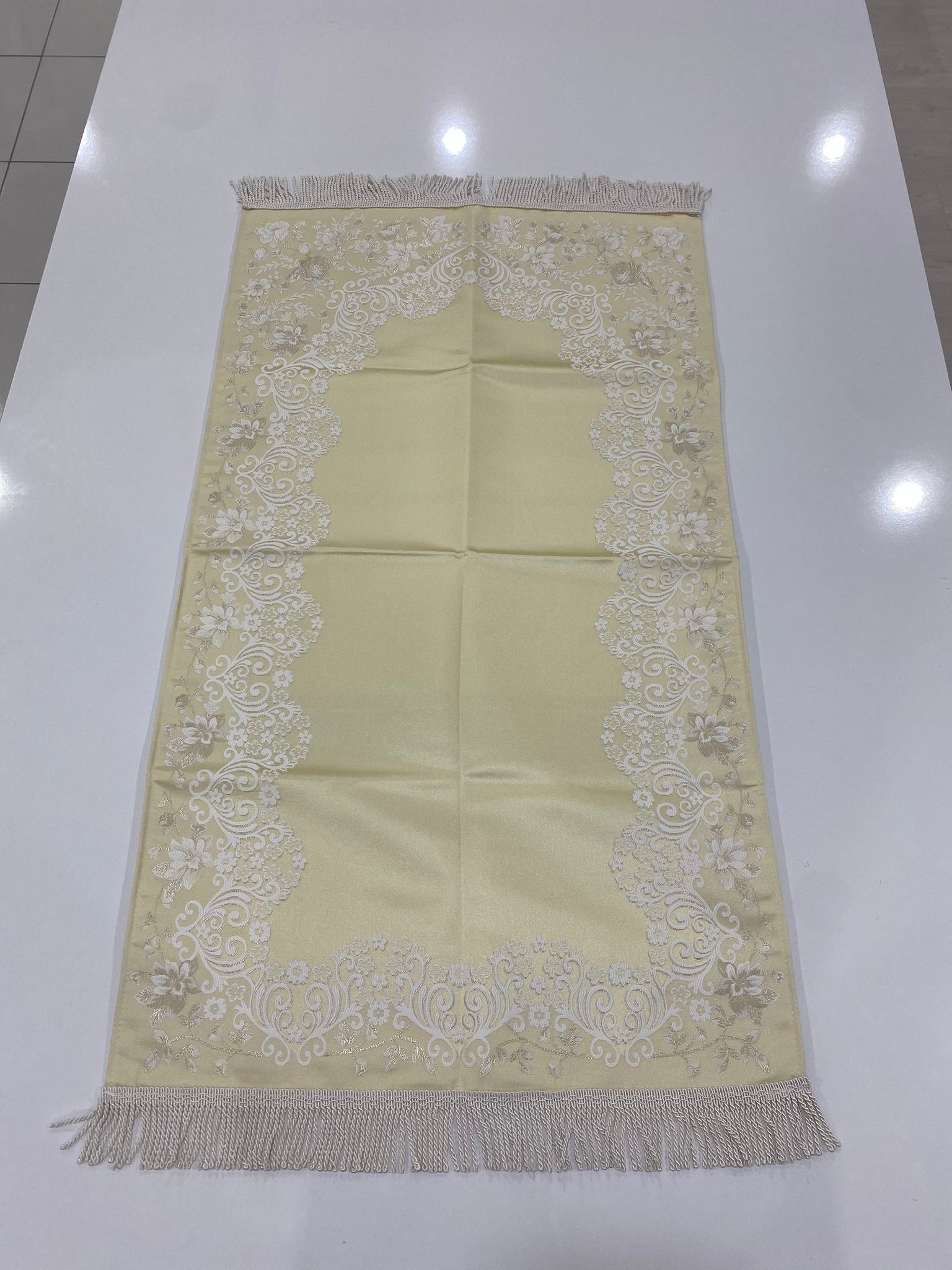 SECCADE SATEN KANAVİÇE İŞLEMELİ ASTARLI MODEL 5  116*67