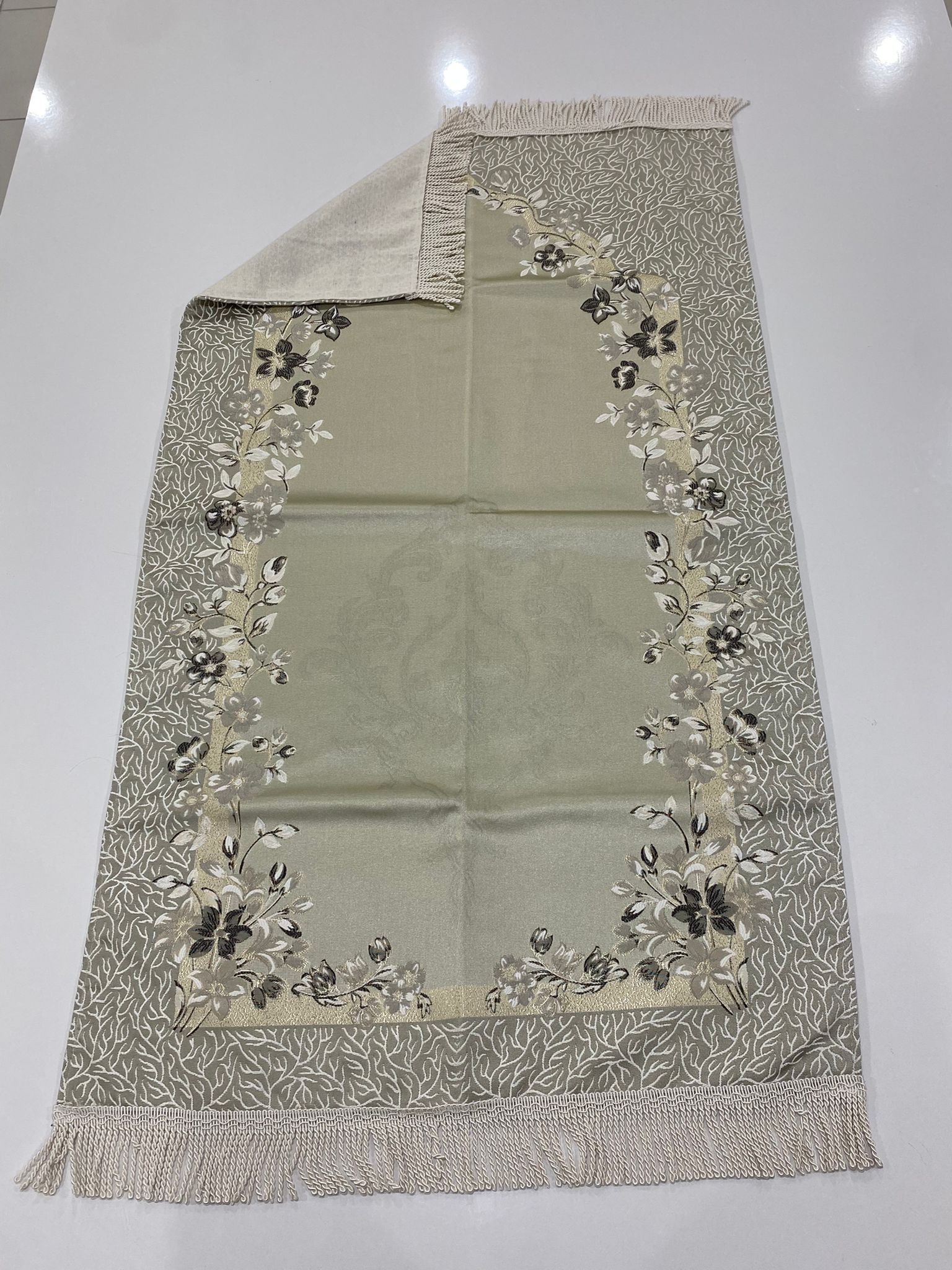 SECCADE SATEN KANAVİÇE İŞLEMELİ ASTARLI MODEL 4  116*67