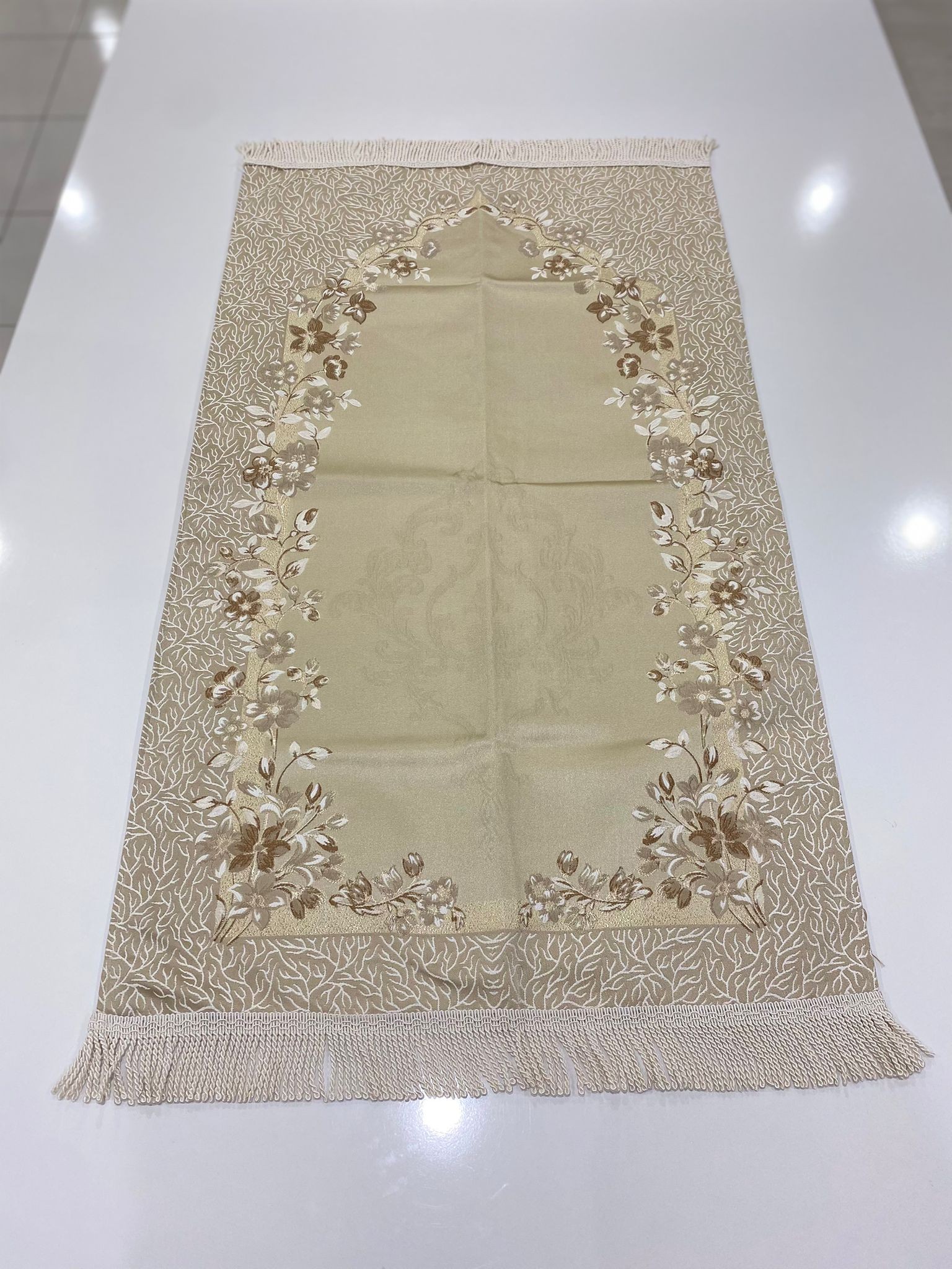 SECCADE SATEN KANAVİÇE İŞLEMELİ ASTARLI MODEL 12  116*67