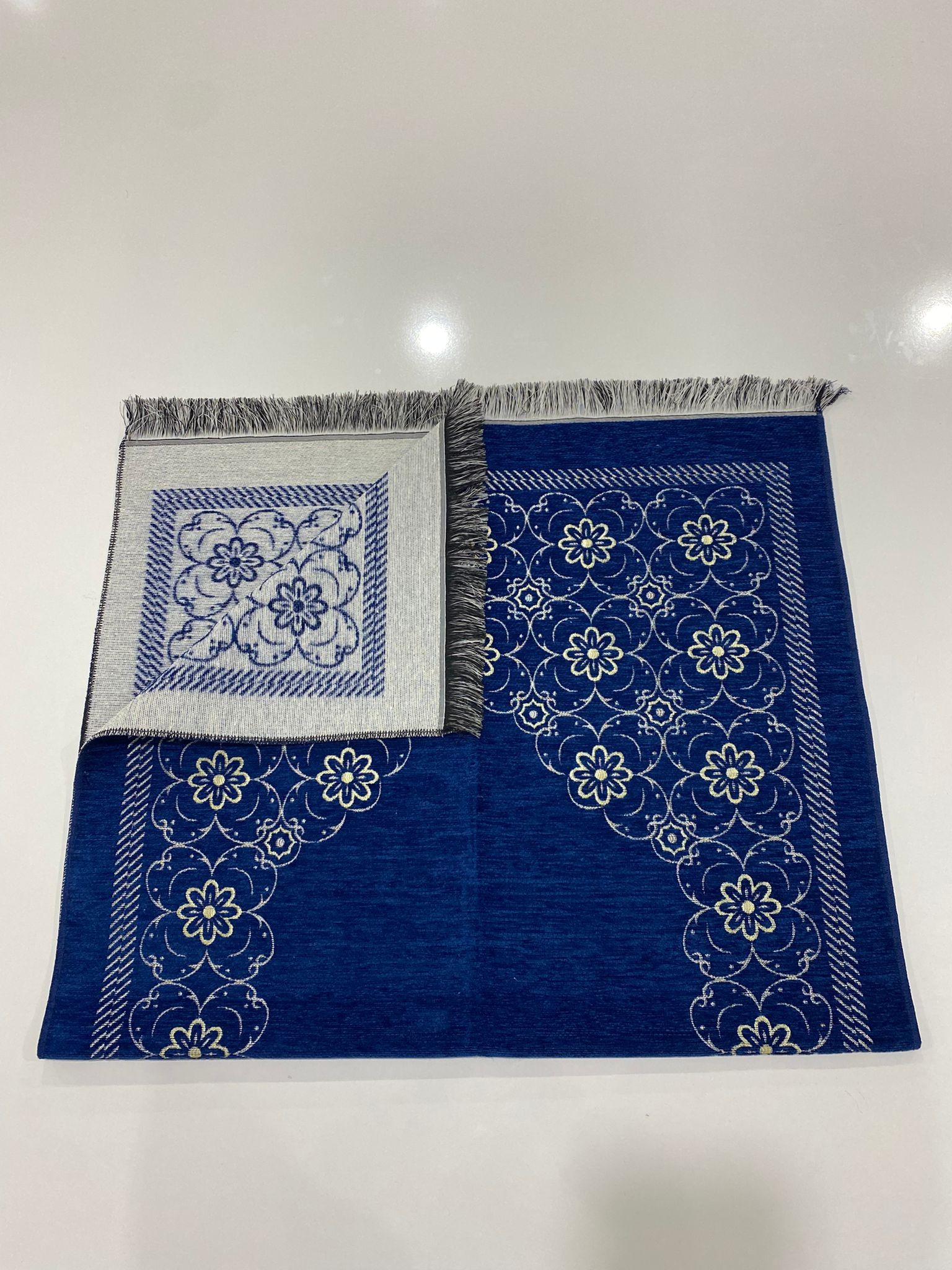 SECCADE SONIL DÜZ SAÇAK PAPATYALI MODEL 4 111*66 CM
