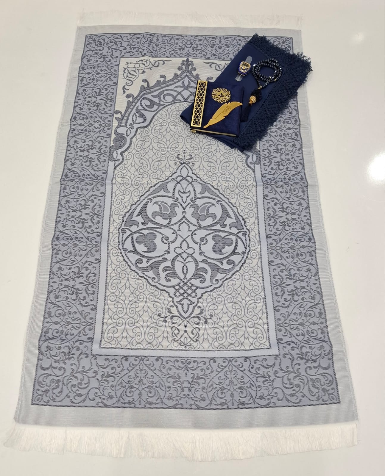 K.SECCADE YASİN AYRAÇ KRS.TESBİH NAMAZ ÖRT. M25-110*64 Cm