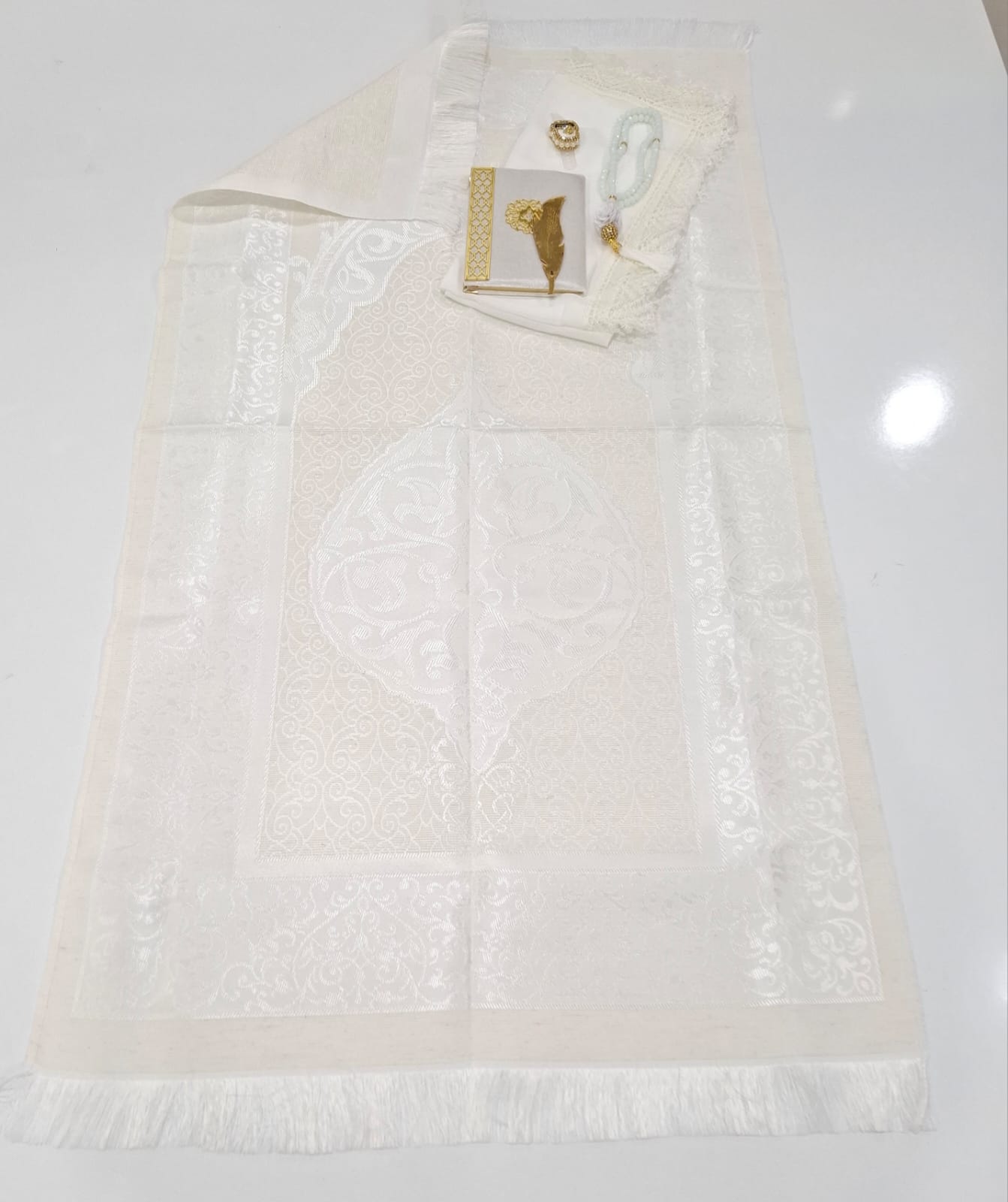 K.SECCADE YASİN AYRAÇ KRS.TESBİH NAMAZ ÖRT. M26-110*64 Cm