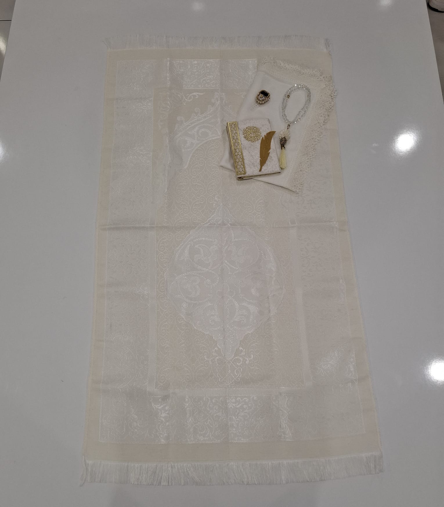 K.SECCADE YASİN AYRAÇ KRS.TESBİH NAMAZ ÖRT. M13-110*64 Cm