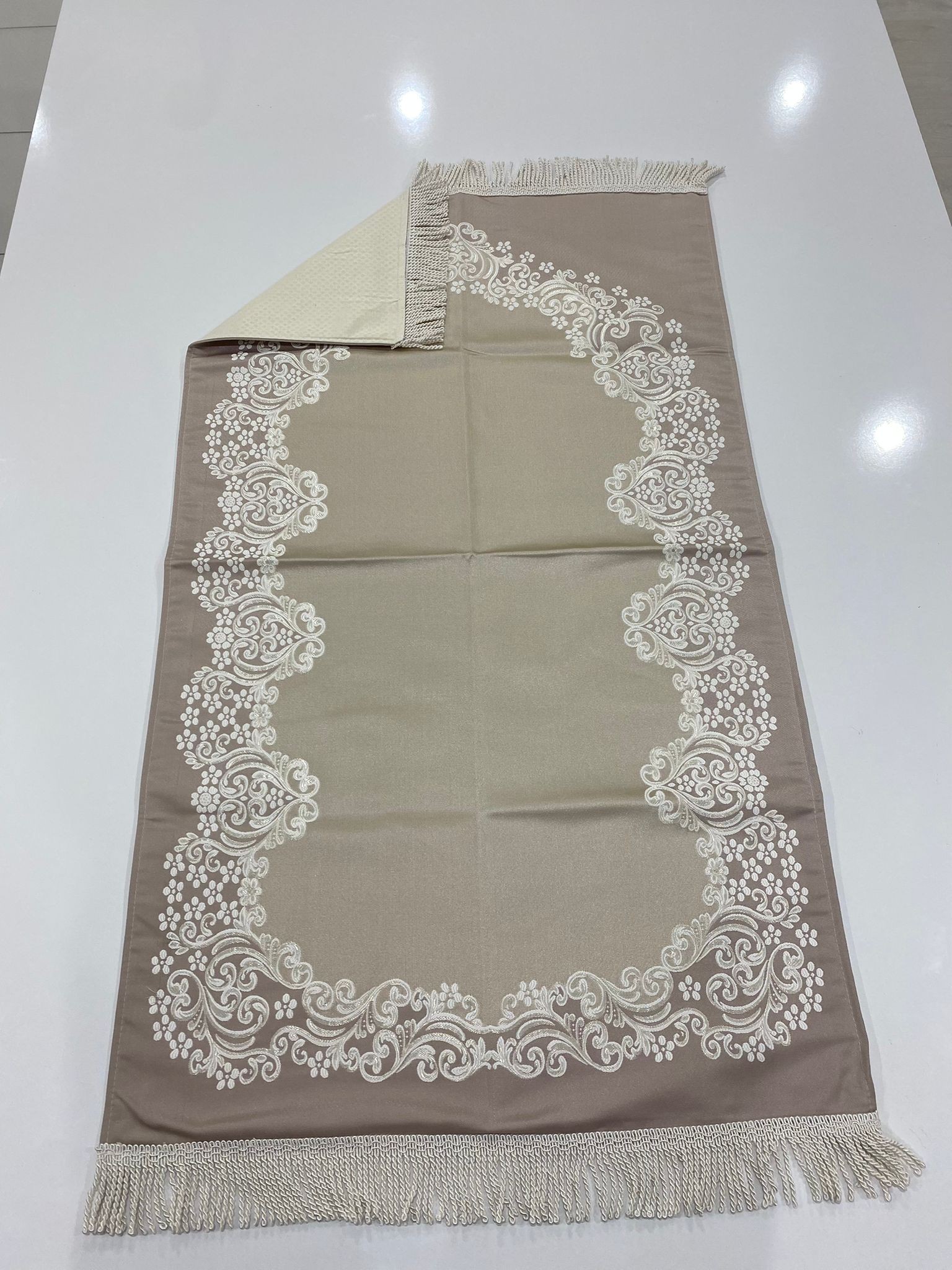 SECCADE SATEN DANTEL İŞLEMELİ ASTARLI MODEL 1 113*68 CM