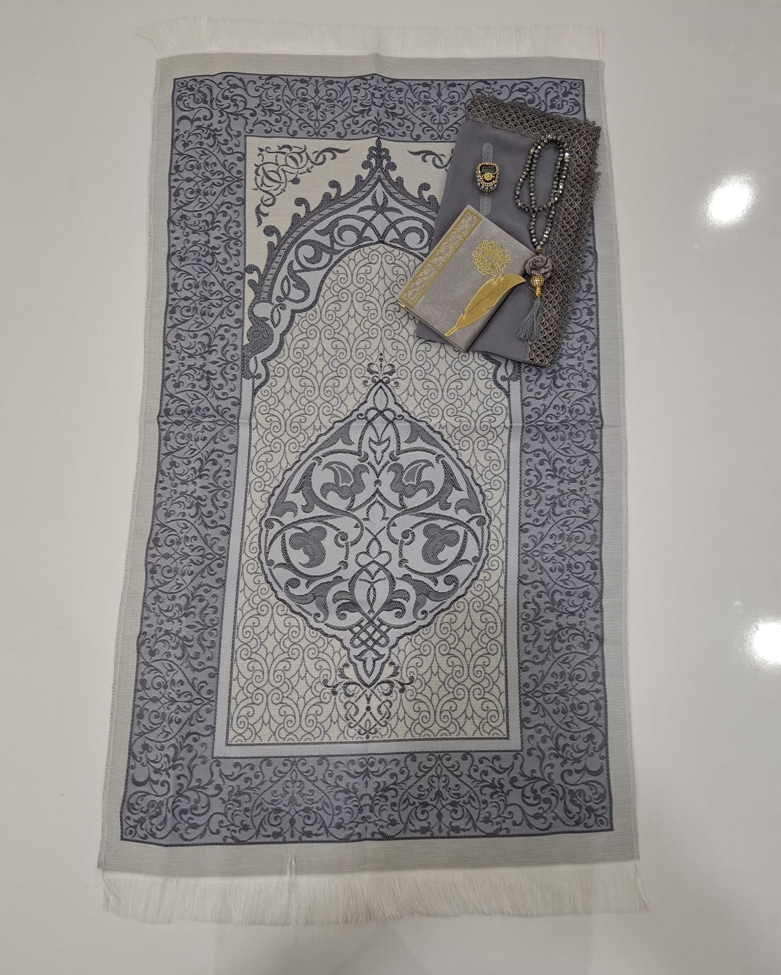 K.SECCADE YASİN AYRAÇ KRS.TESBİH NAMAZ ÖRT. M10-110*64 Cm