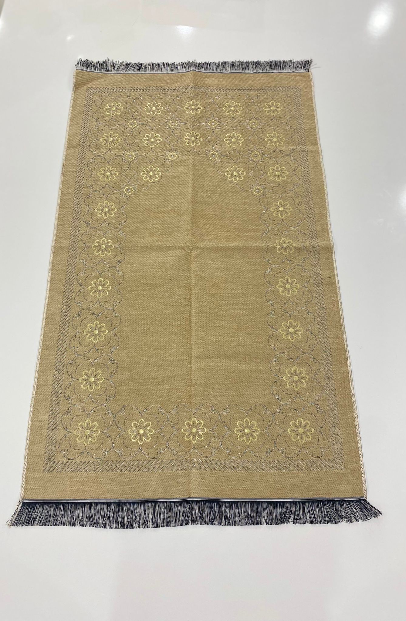 SECCADE SONIL DÜZ SAÇAK PAPATYALI MODEL 2 111*66 CM