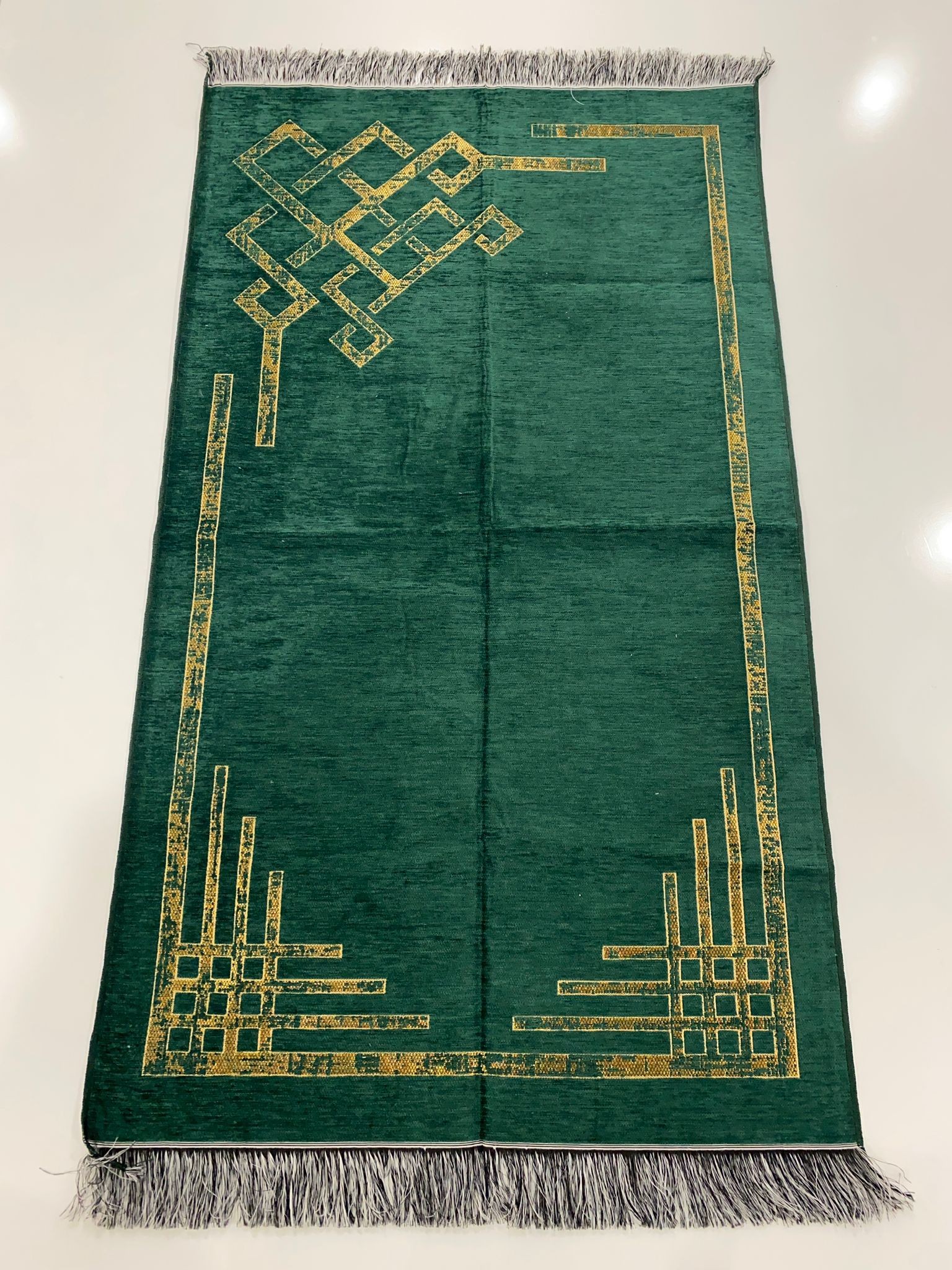 SECCADE SONIL DÜZ SAÇAK ŞERİTLİ MODEL 4 118*68 CM