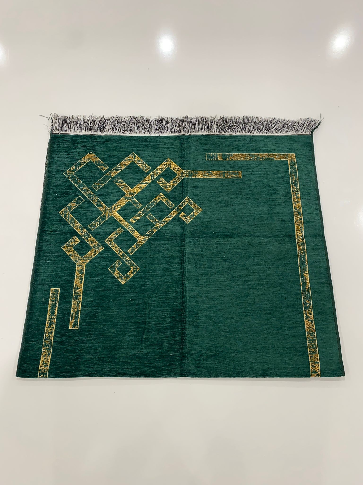 SECCADE SONIL DÜZ SAÇAK ŞERİTLİ MODEL 4 118*68 CM