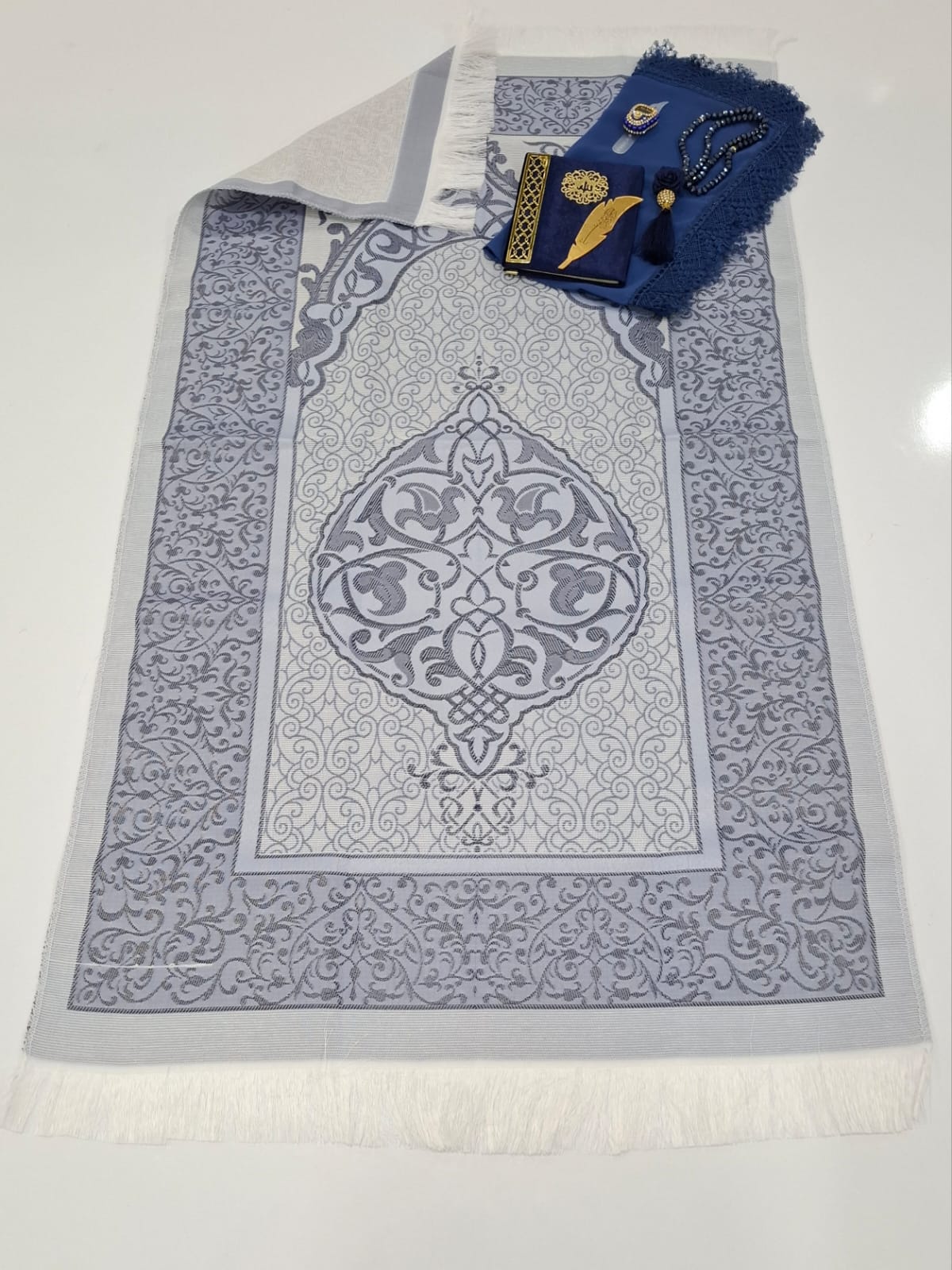 K.SECCADE YASİN AYRAÇ KRS.TESBİH NAMAZ ÖRT. M28-110*64 Cm