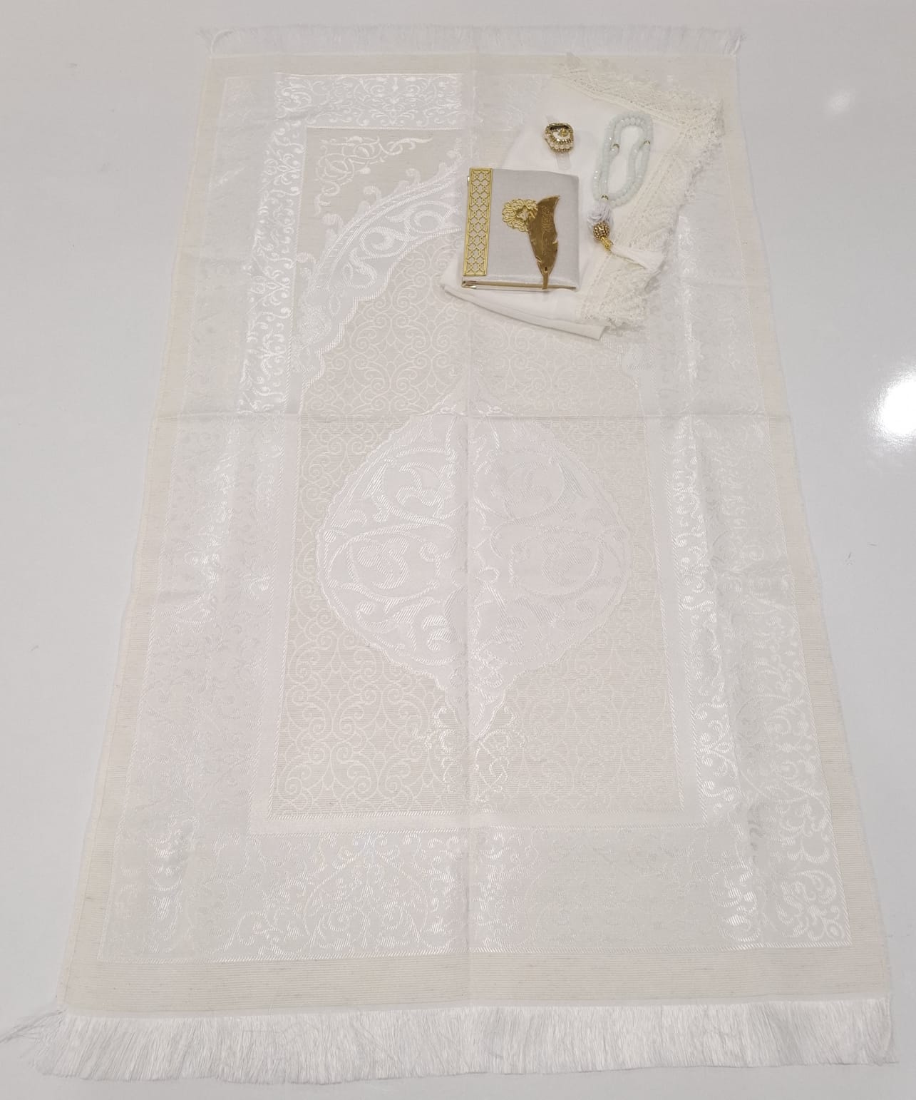 K.SECCADE YASİN AYRAÇ KRS.TESBİH NAMAZ ÖRT. M26-110*64 Cm