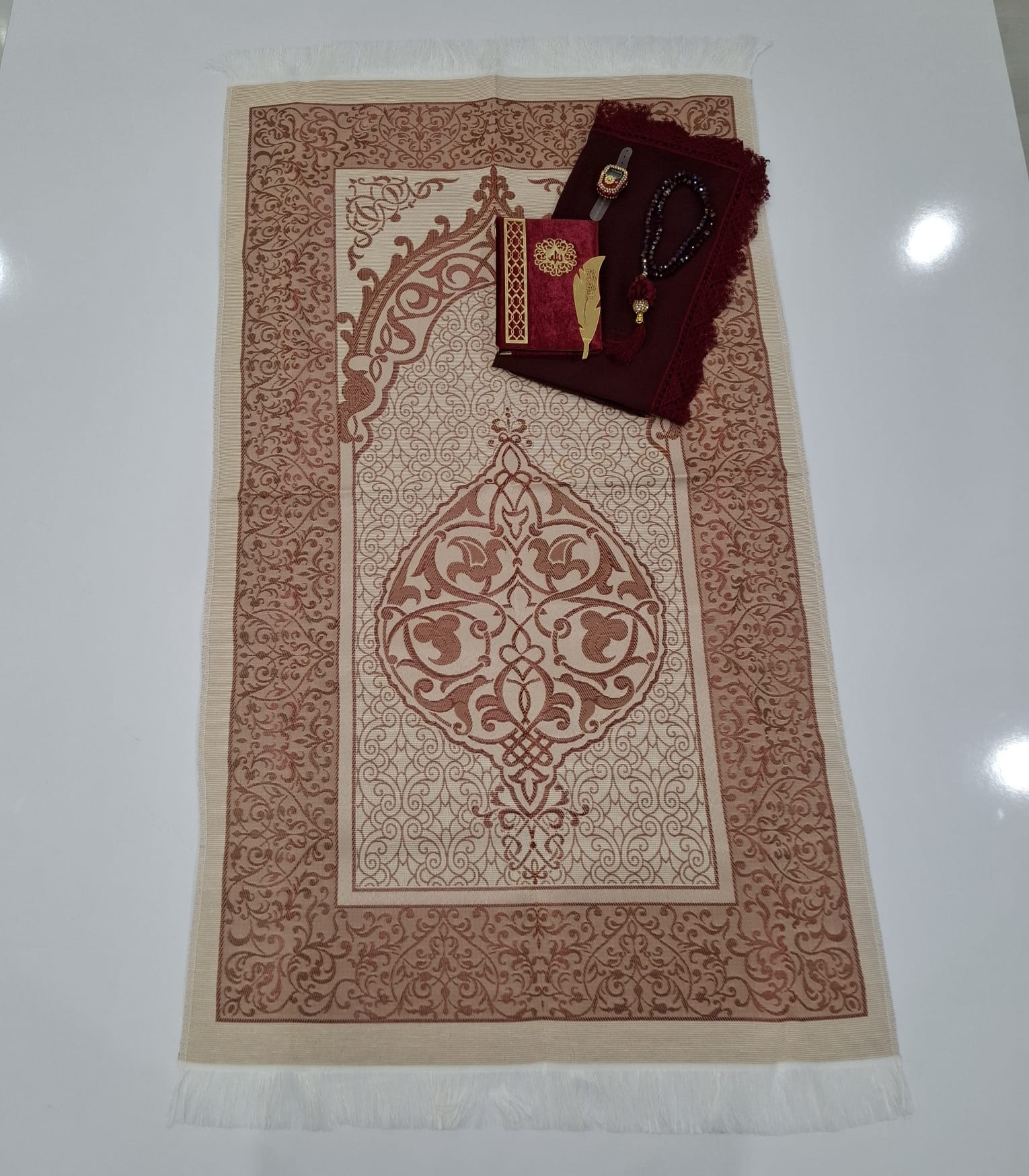 K.SECCADE YASİN AYRAÇ KRS.TESBİH NAMAZ ÖRT. M1-110*64 Cm