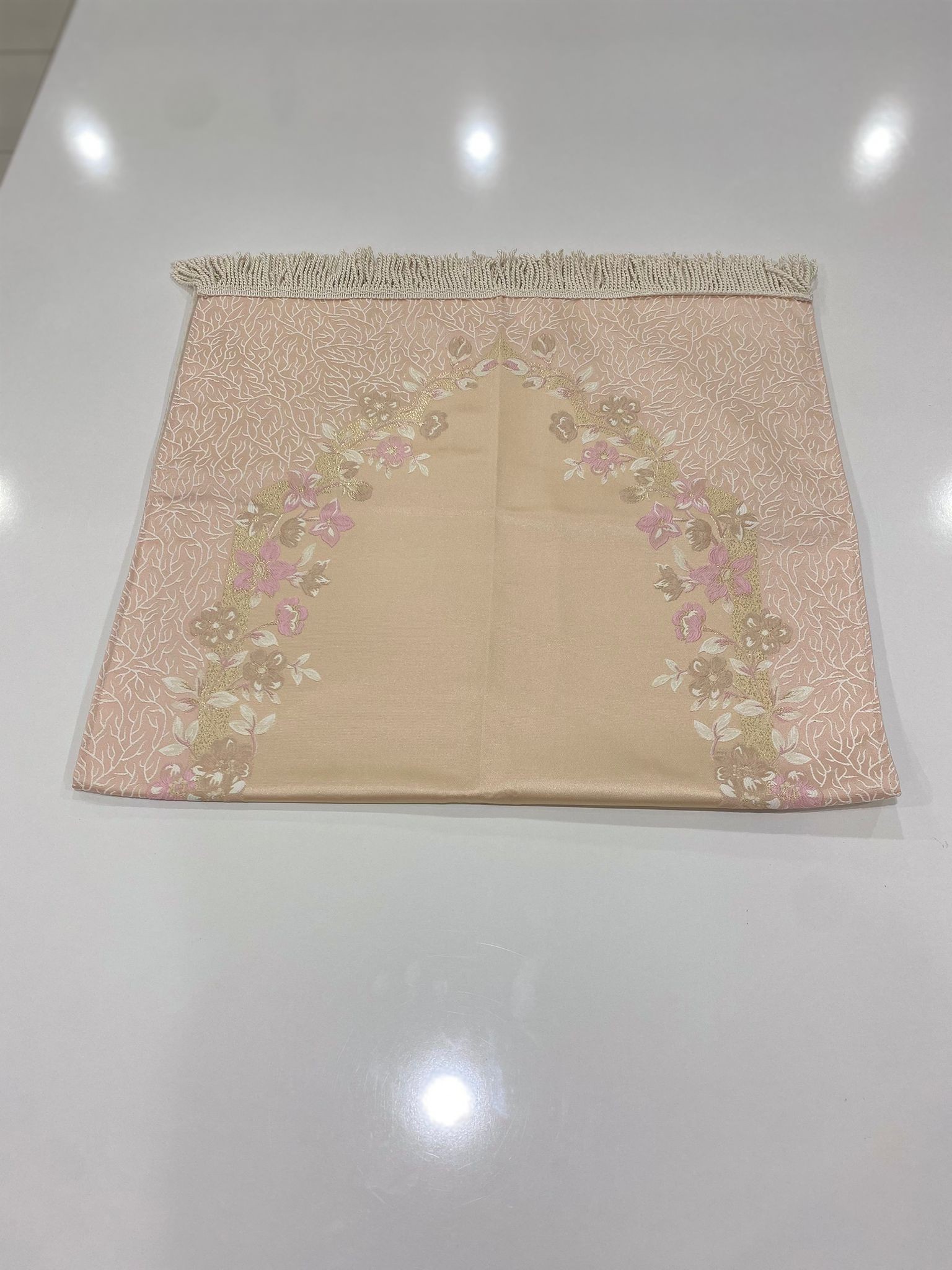 SECCADE SATEN KANAVİÇE İŞLEMELİ ASTARLI MODEL 13  116*67