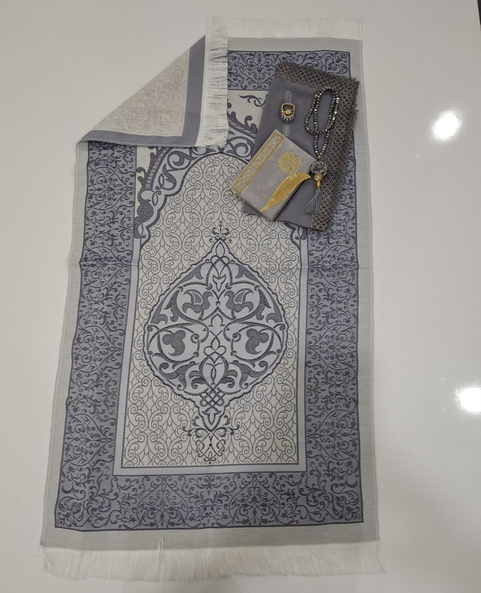 K.SECCADE YASİN AYRAÇ KRS.TESBİH NAMAZ ÖRT. M10-110*64 Cm