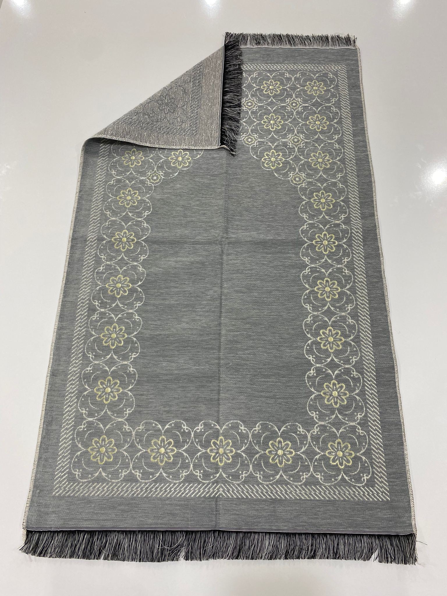 SECCADE SONIL DÜZ SAÇAK PAPATYALI MODEL 8 111*66 CM