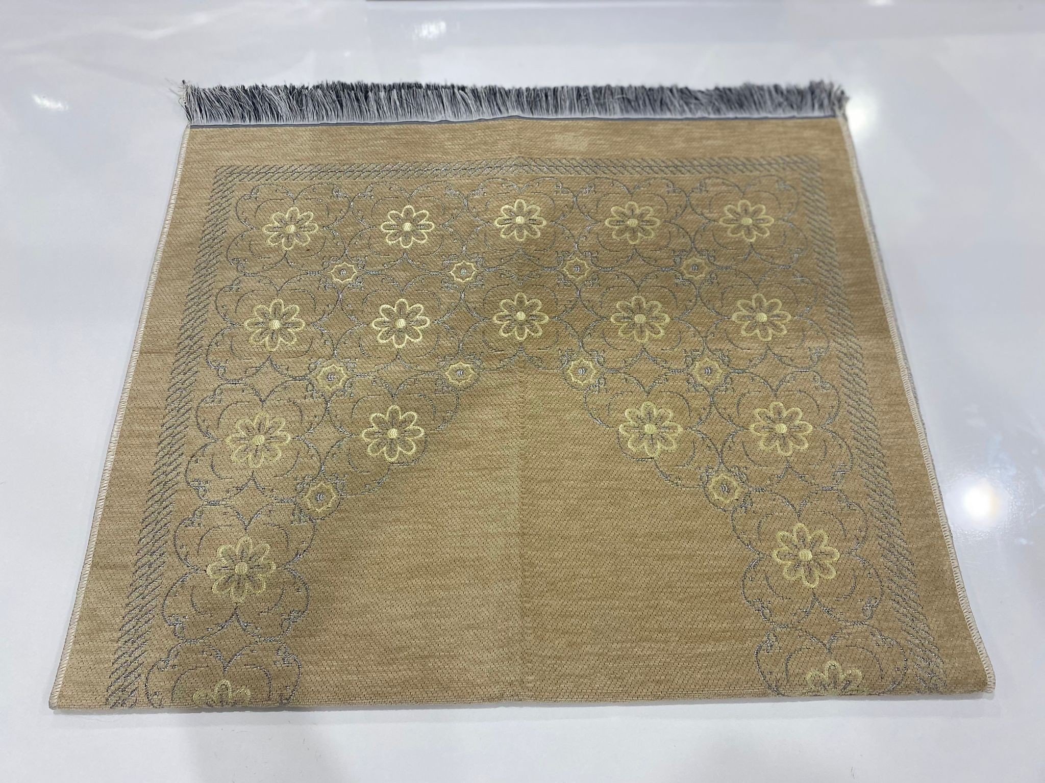 SECCADE SONIL DÜZ SAÇAK PAPATYALI MODEL 2 111*66 CM