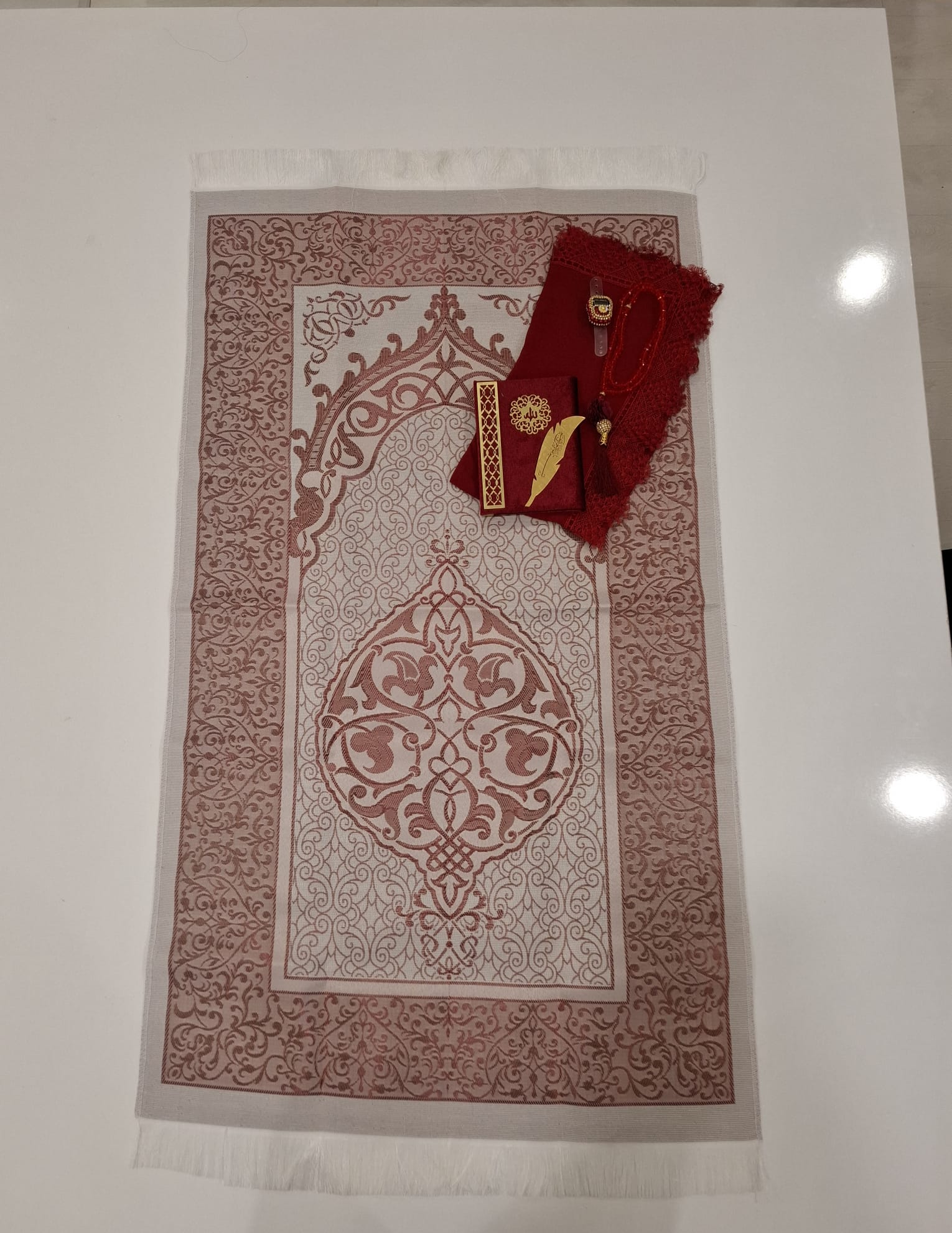 K.SECCADE YASİN AYRAÇ KRS.TESBİH NAMAZ ÖRT. M18-110*64 Cm