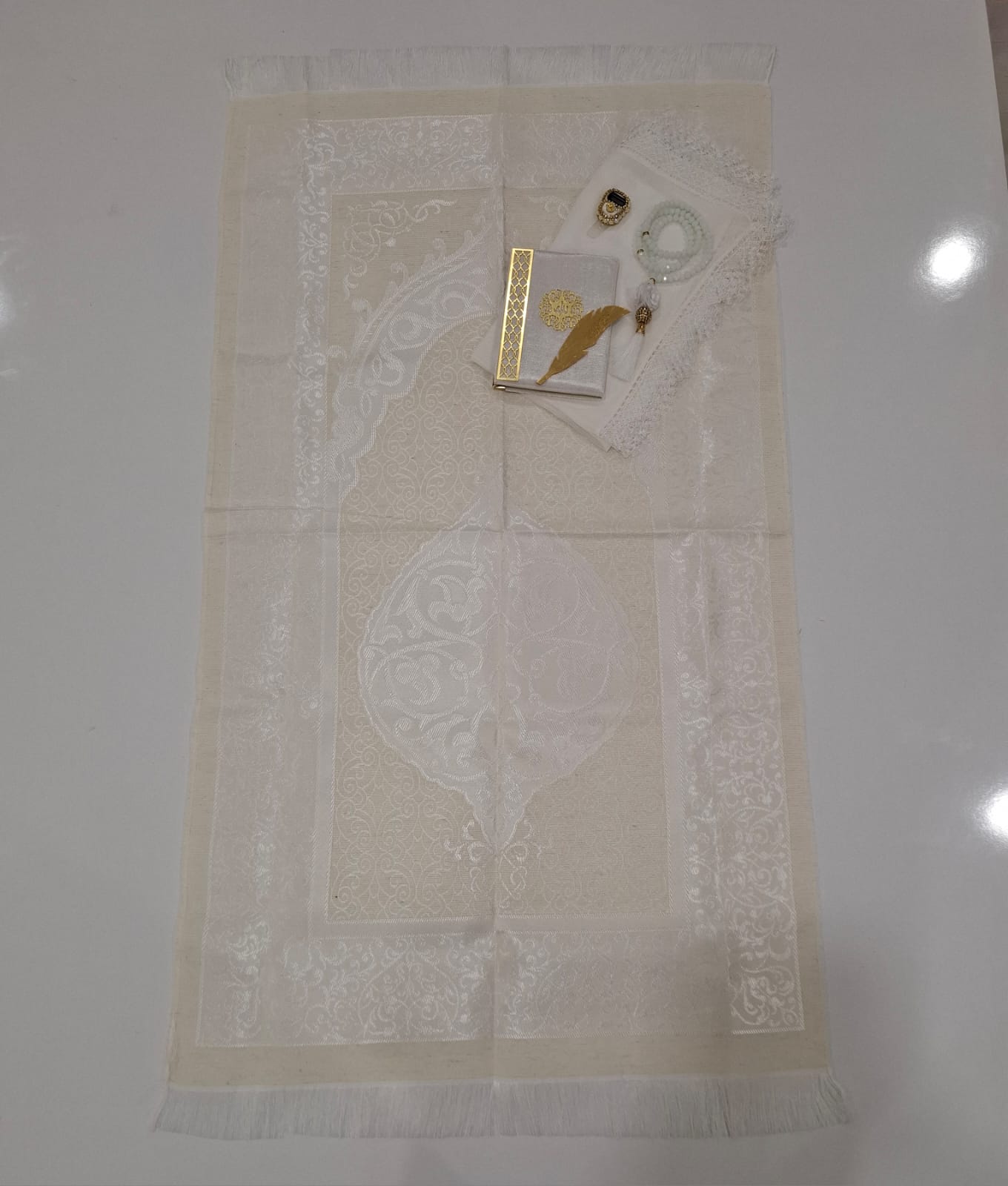 K.SECCADE YASİN AYRAÇ KRS.TESBİH NAMAZ ÖRT. M24-110*64 Cm
