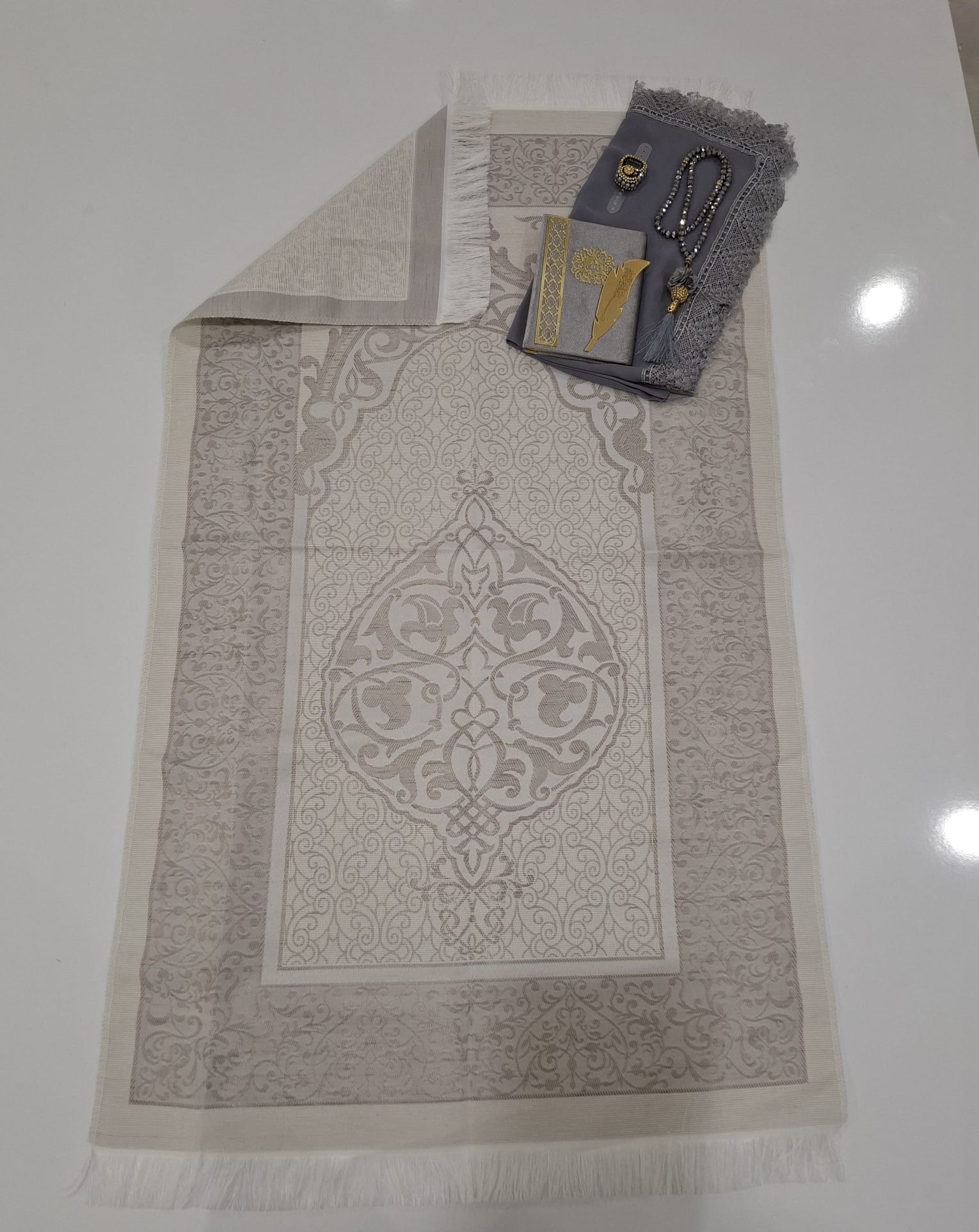 K.SECCADE YASİN AYRAÇ KRS.TESBİH NAMAZ ÖRT. M12-110*64 Cm