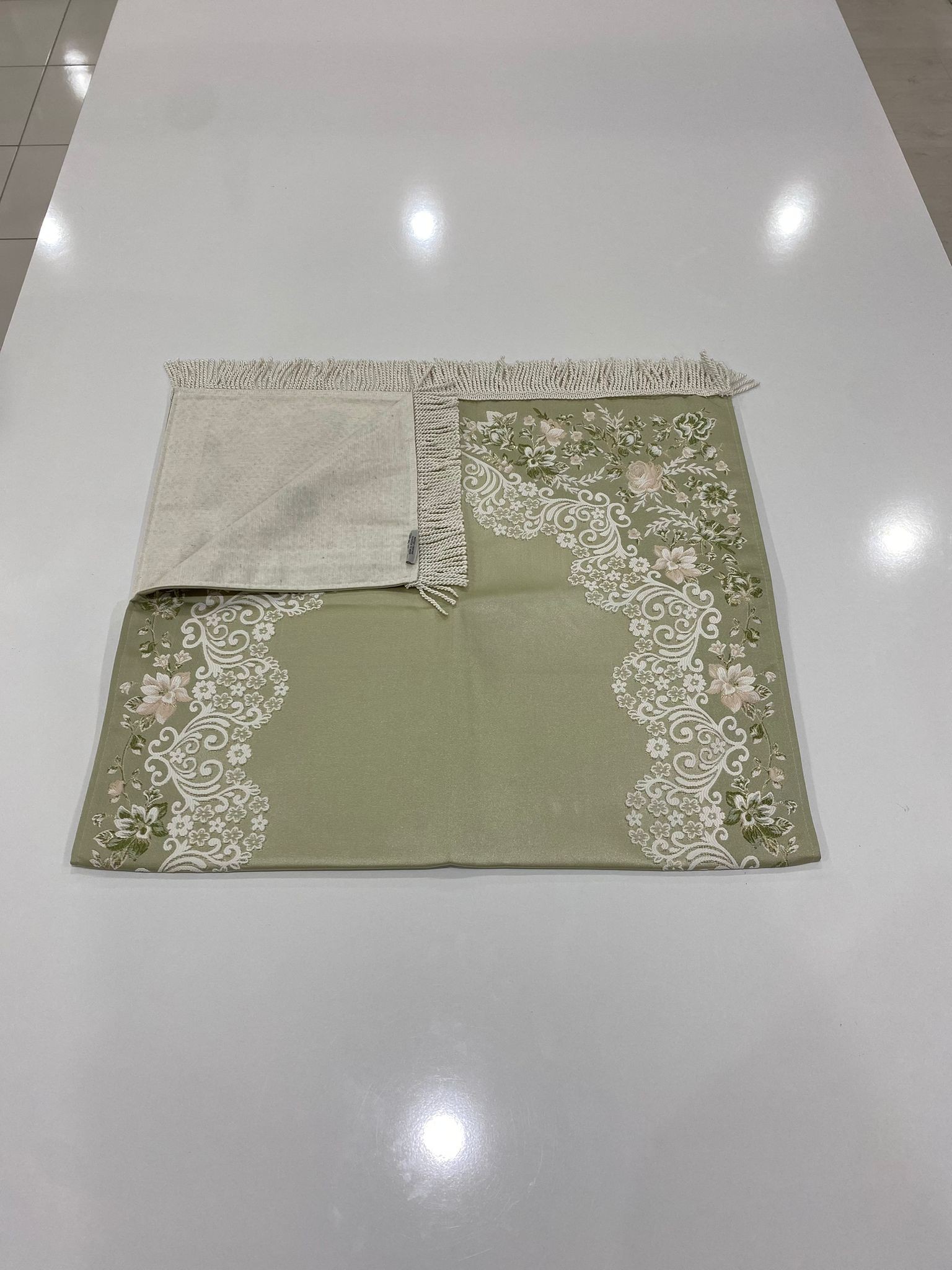 SECCADE SATEN KANAVİÇE İŞLEMELİ ASTARLI MODEL 11  116*67