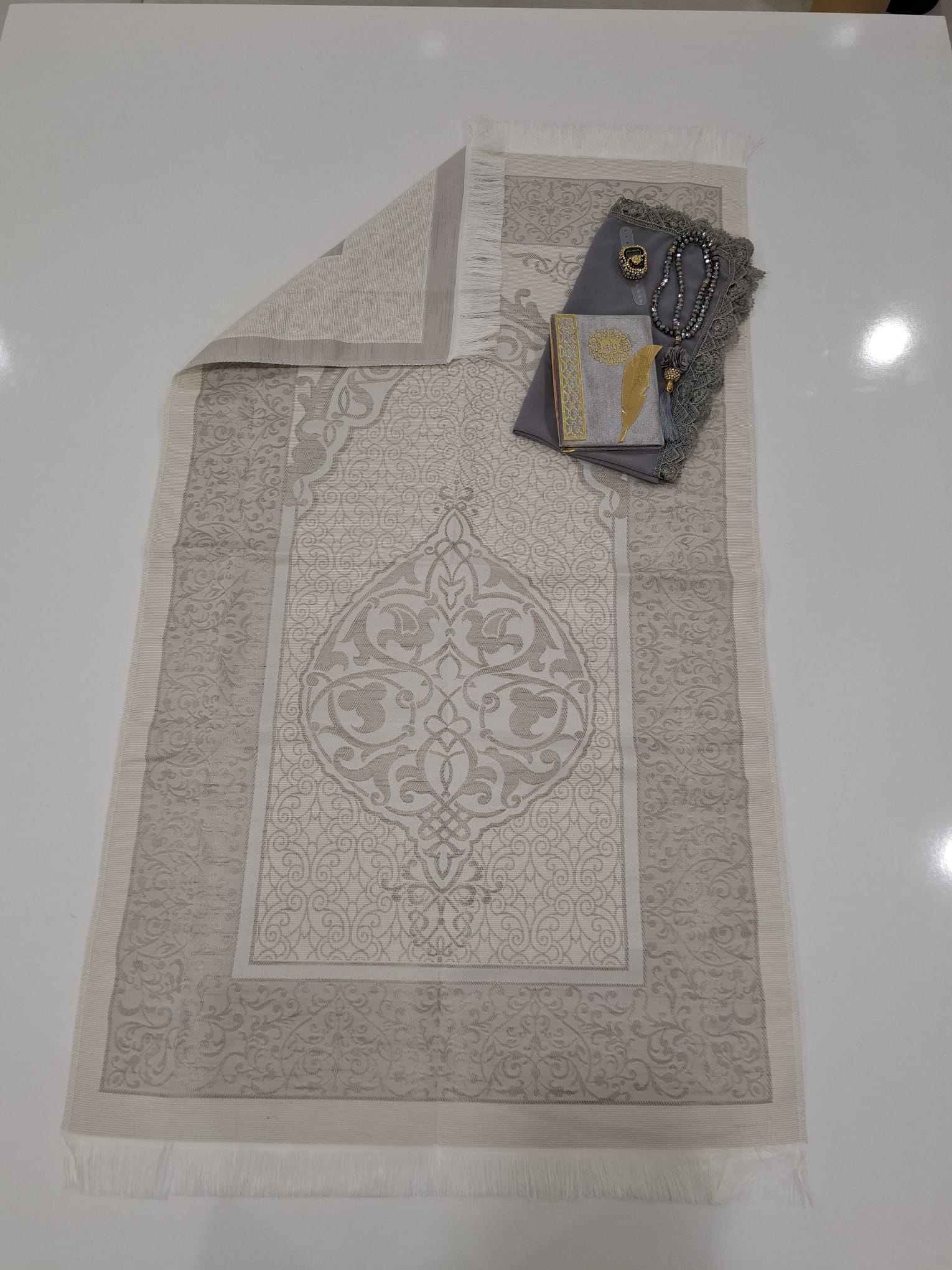 K.SECCADE YASİN AYRAÇ KRS.TESBİH NAMAZ ÖRT. M8-110*64 Cm