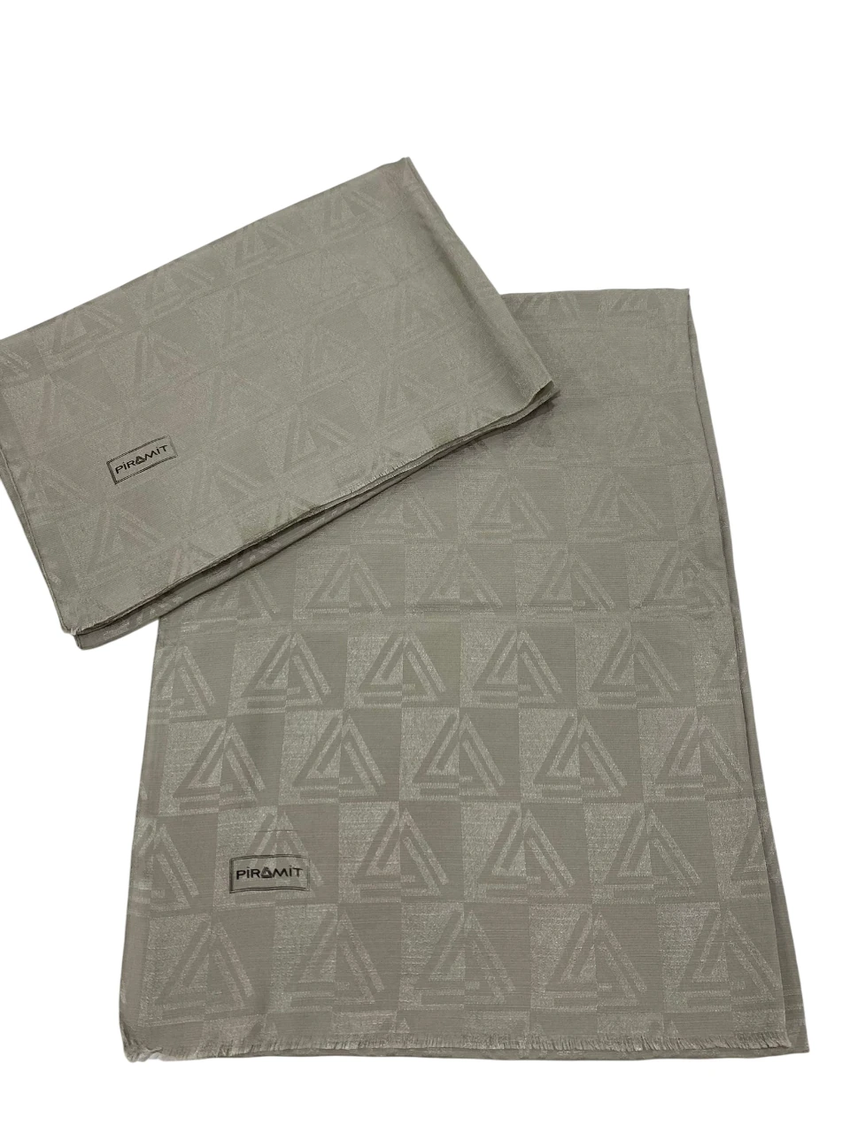 PRM-ÜÇGEN DÜZ MONOGRAM ŞAL M9