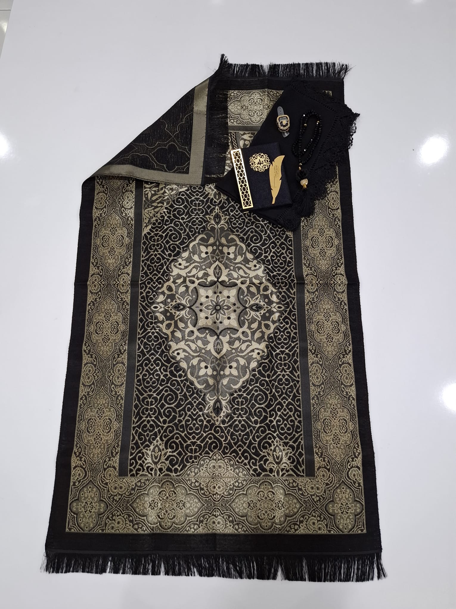 K.SECCADE YASİN AYRAÇ KRS.TESBİH NAMAZ ÖRT. M20-110*64 Cm