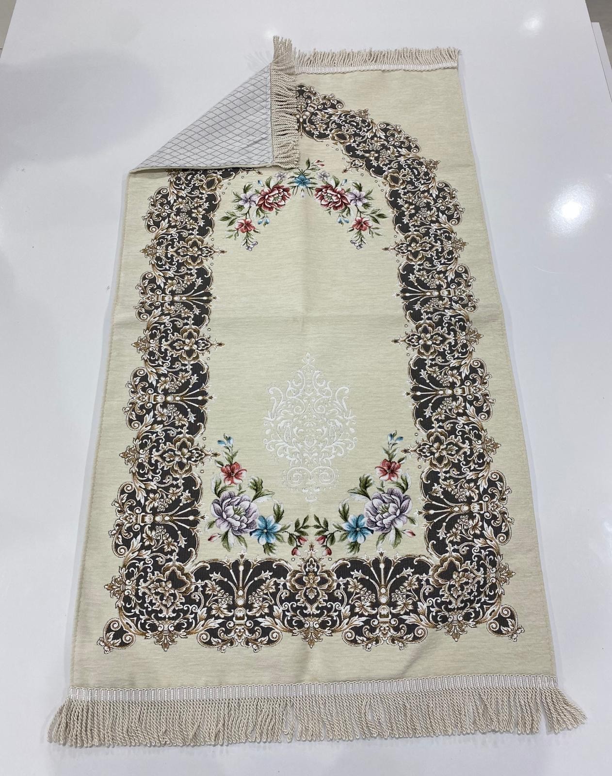 SECCADE M.S. GÜLLÜ ÇİÇEKLİ ASTARLI MODEL 10-114*65 Cm