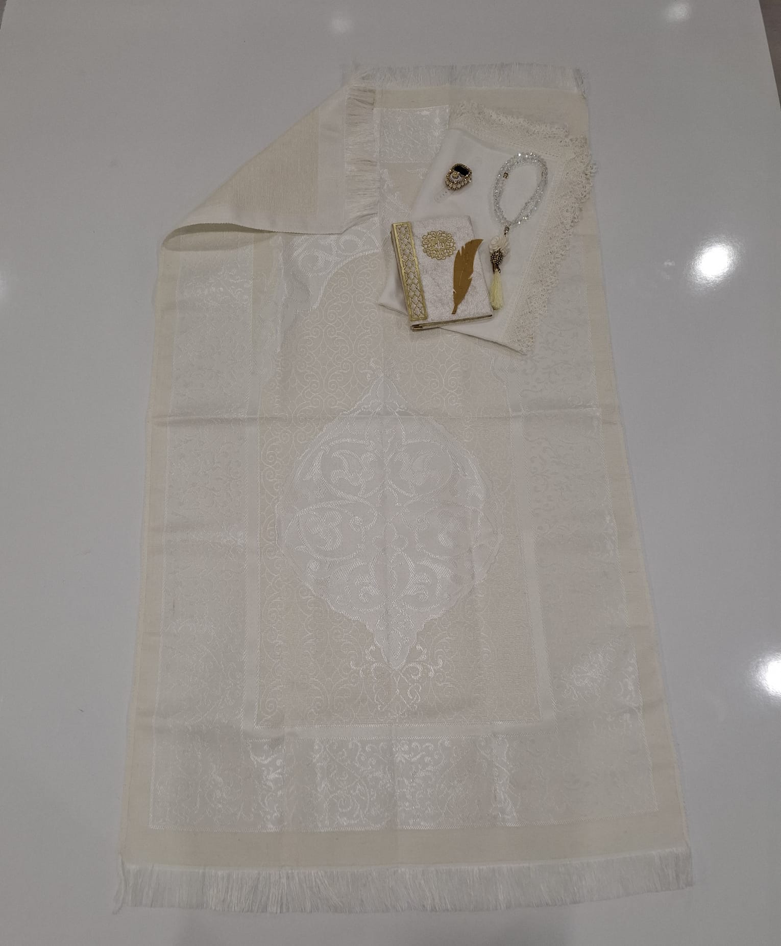 K.SECCADE YASİN AYRAÇ KRS.TESBİH NAMAZ ÖRT. M13-110*64 Cm