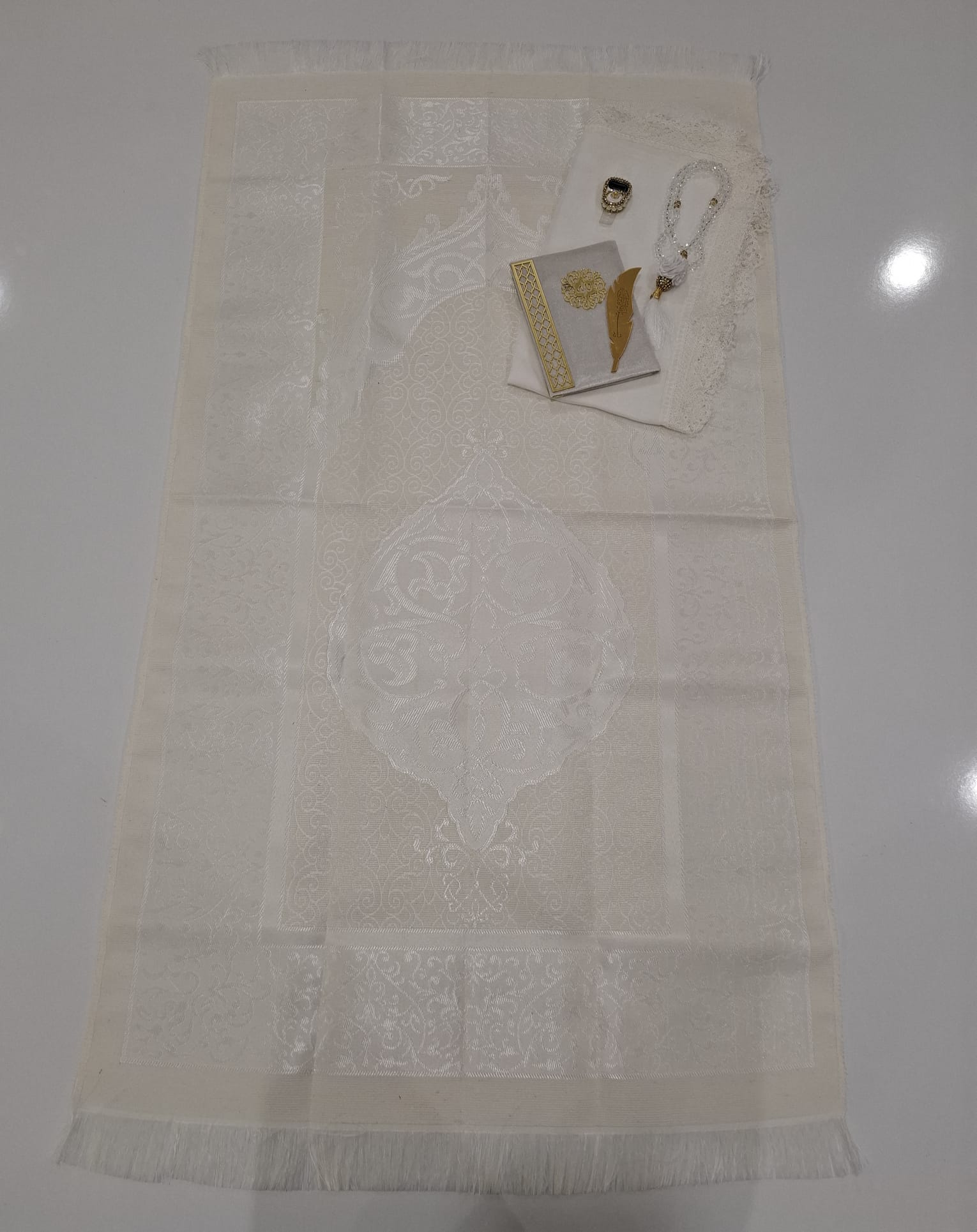 K.SECCADE YASİN AYRAÇ KRS.TESBİH NAMAZ ÖRT. M5-110*64 Cm