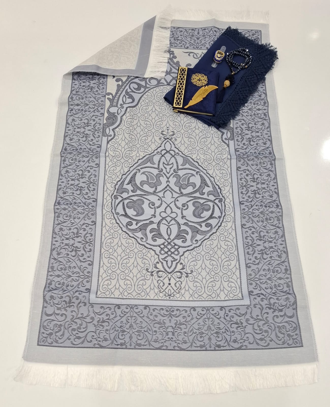 K.SECCADE YASİN AYRAÇ KRS.TESBİH NAMAZ ÖRT. M25-110*64 Cm