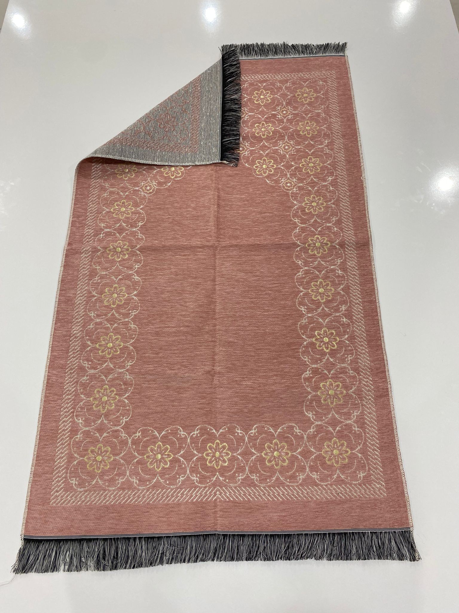 SECCADE SONIL DÜZ SAÇAK PAPATYALI MODEL 6 111*66 CM