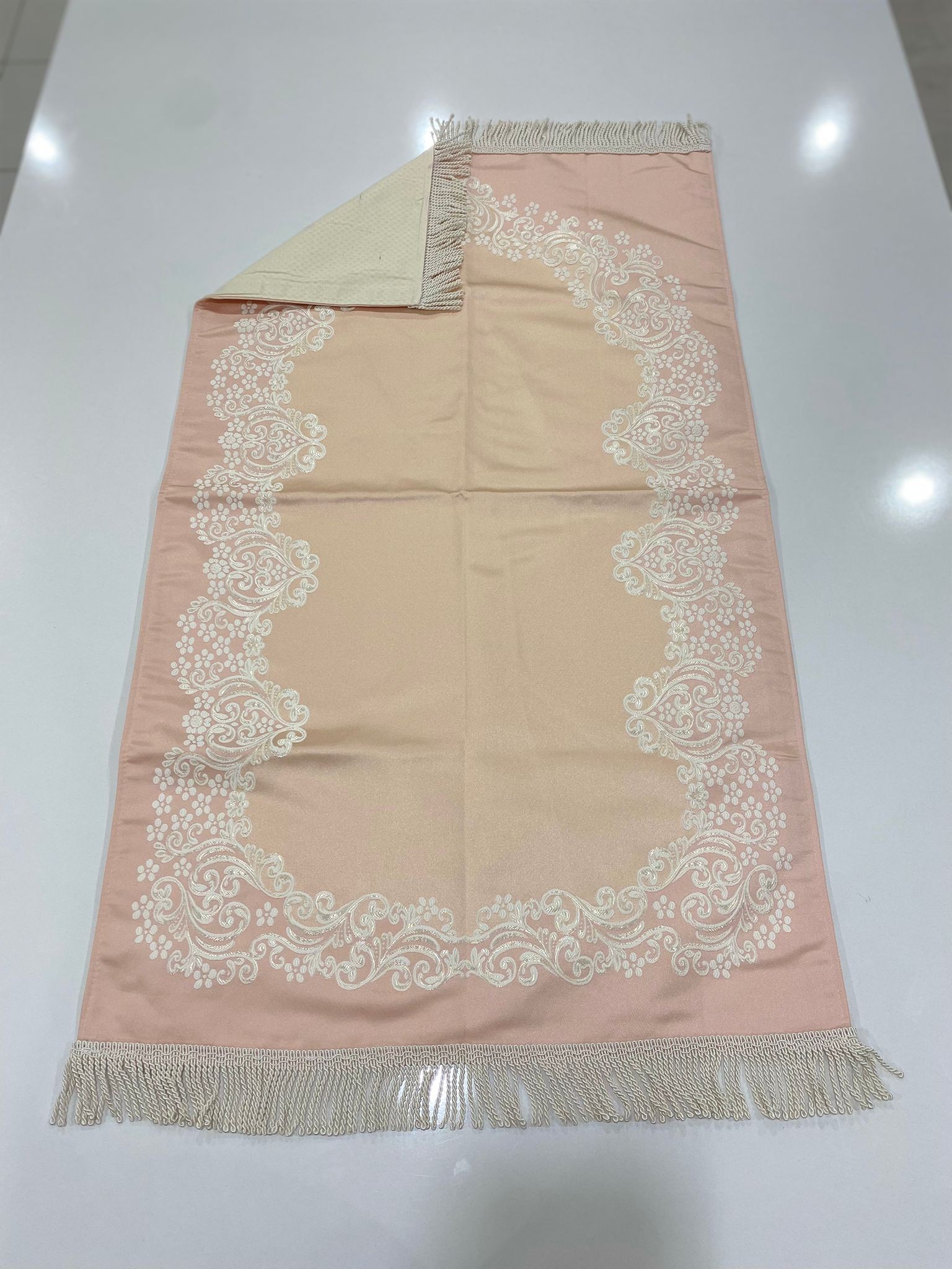 SECCADE SATEN DANTEL İŞLEMELİ ASTARLI MODEL 6 113*68 CM